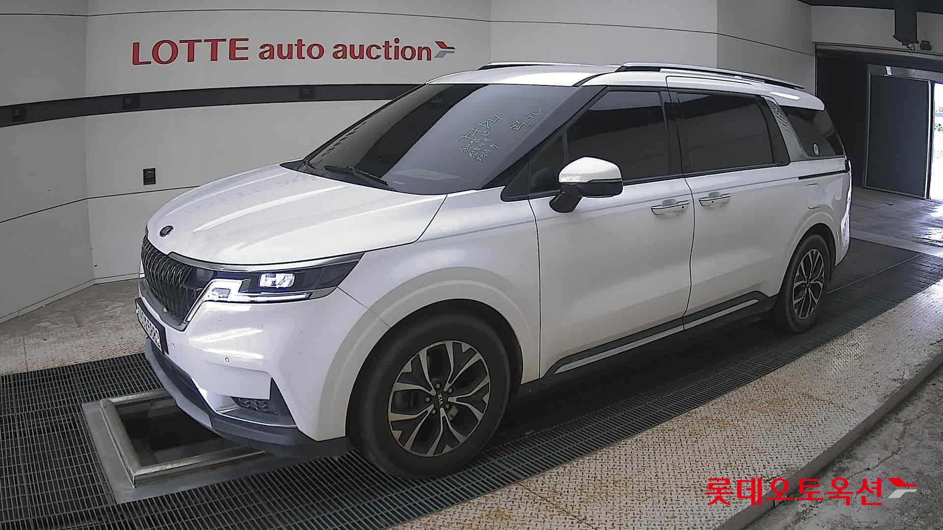 2021 - kia carnival