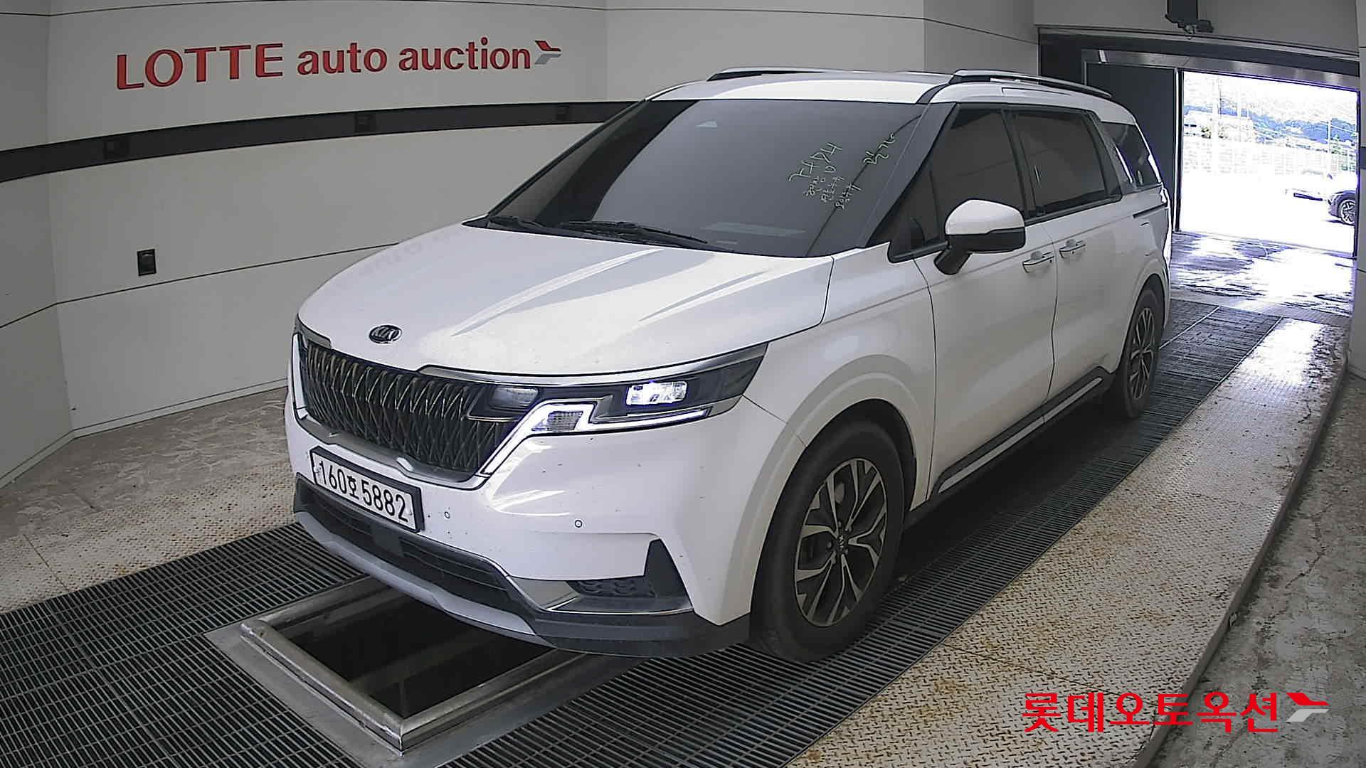 2021 - kia carnival