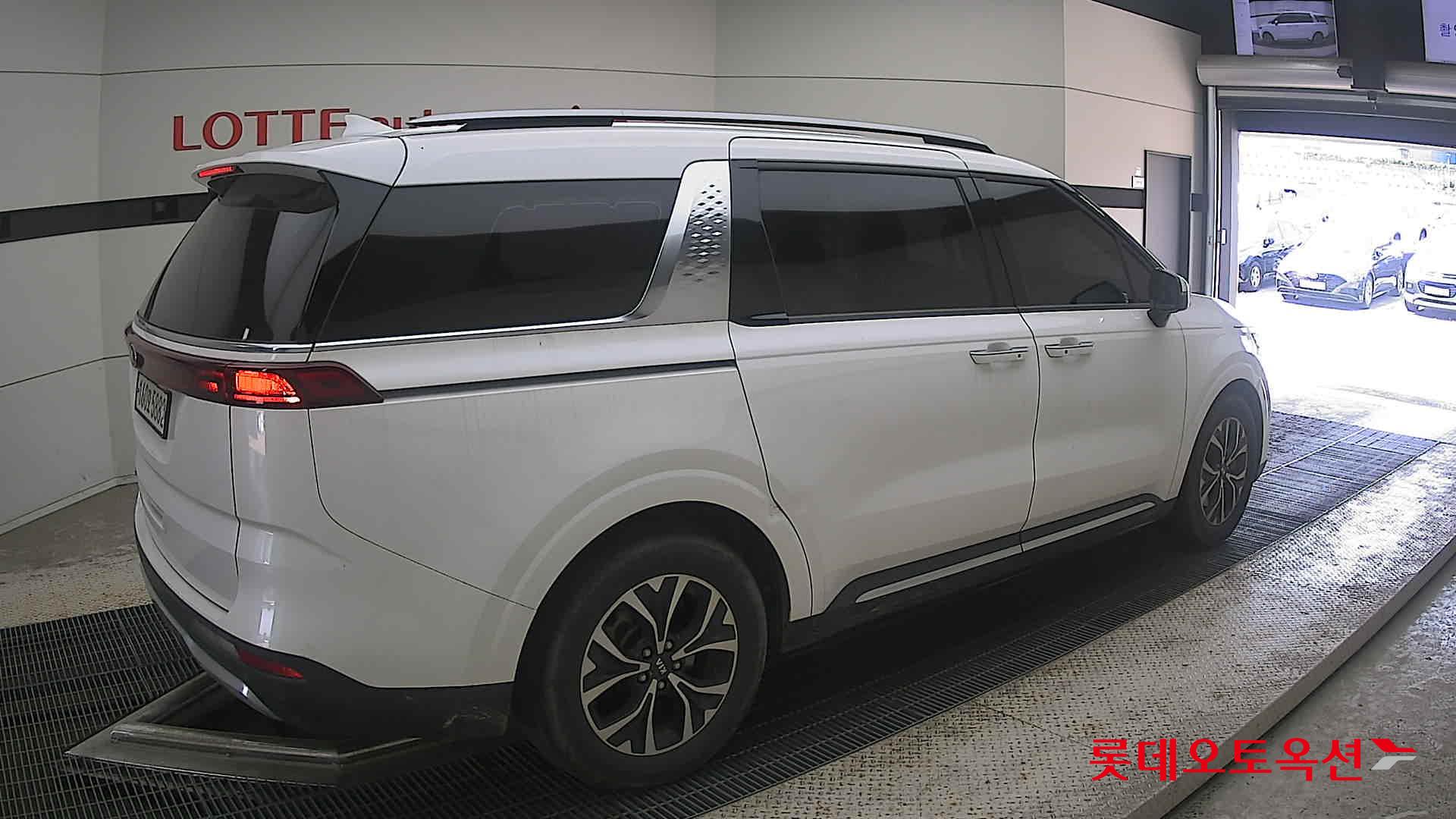 2021 - kia carnival