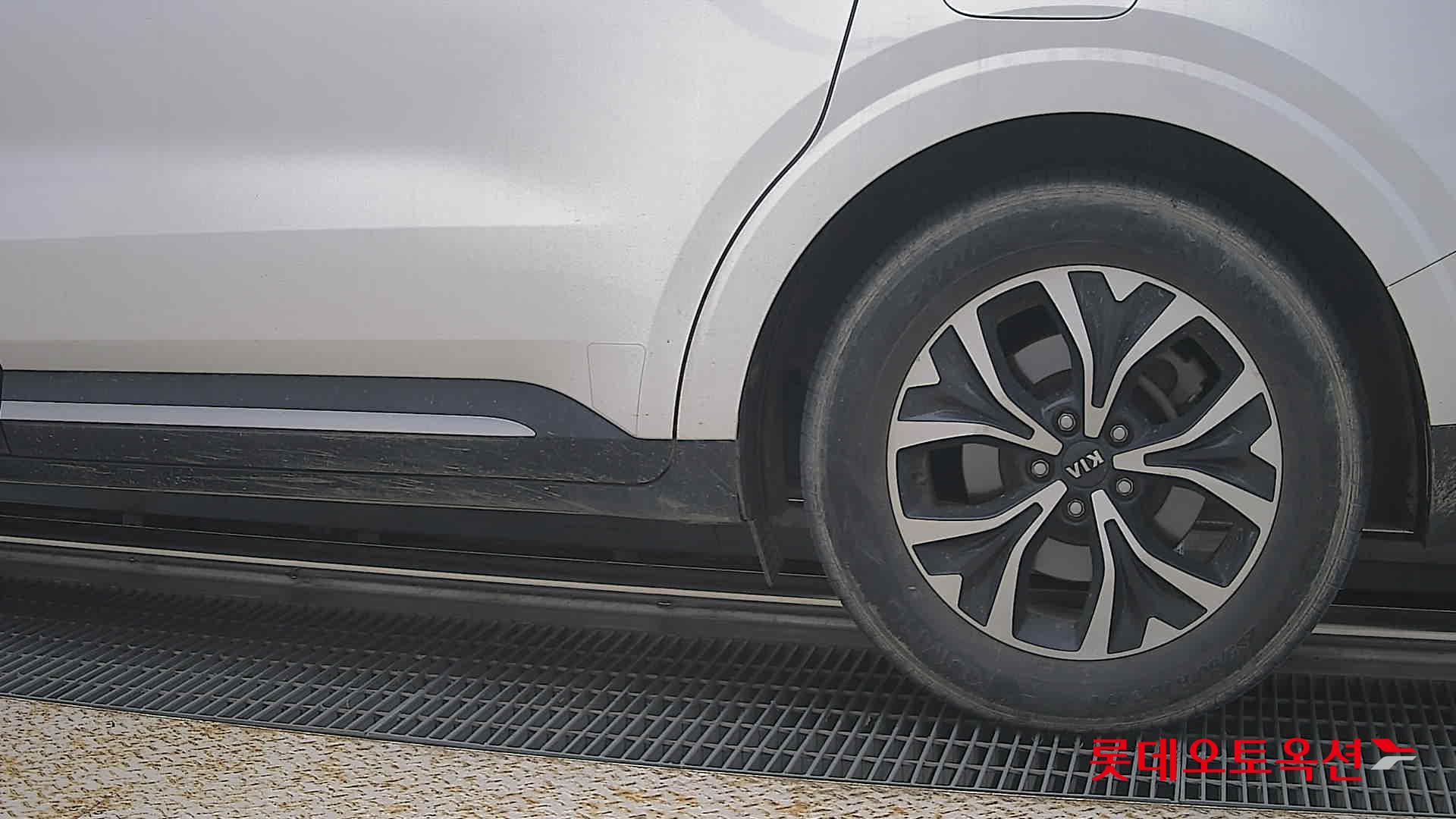 2021 - kia carnival