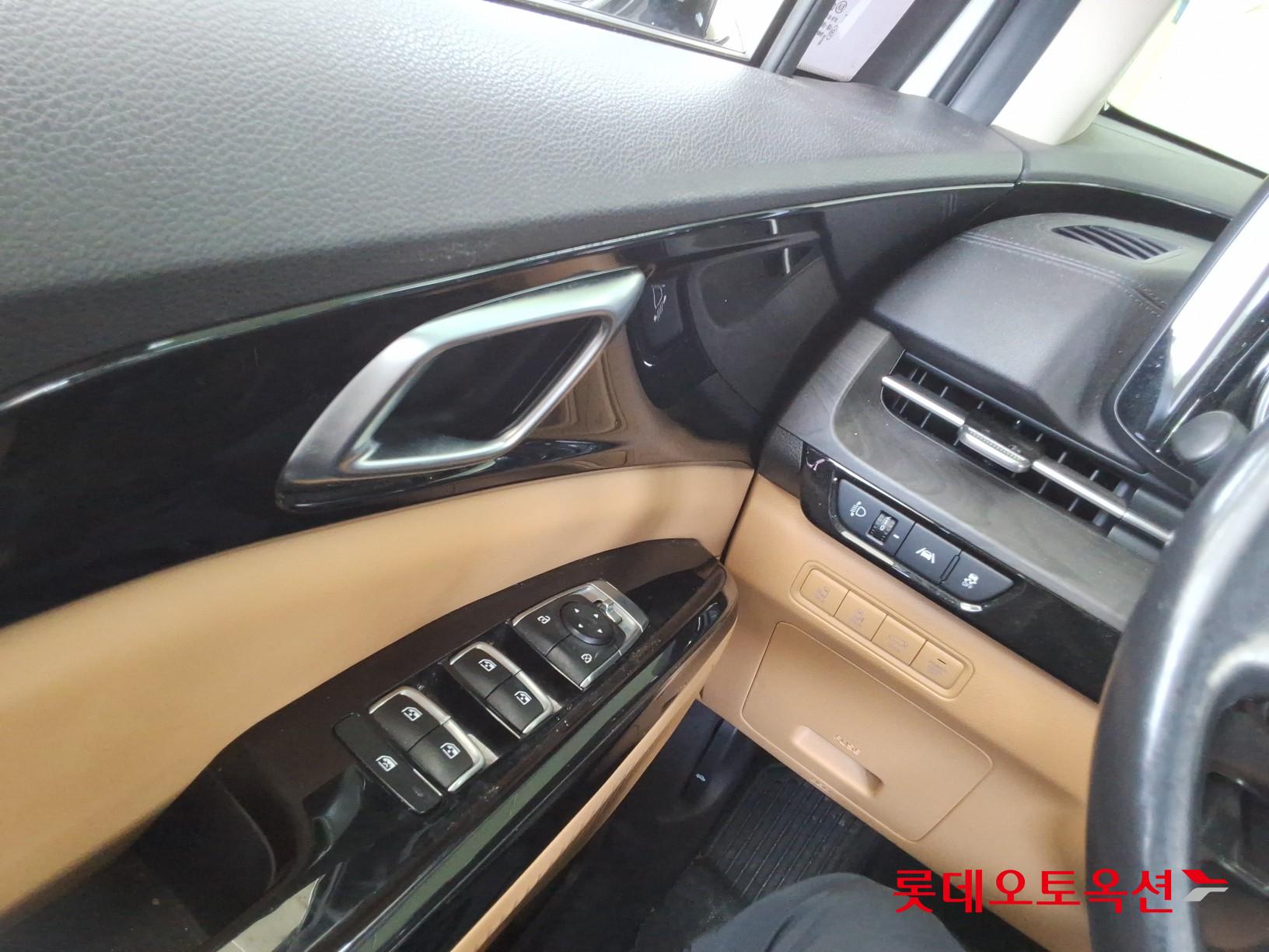2021 - kia carnival
