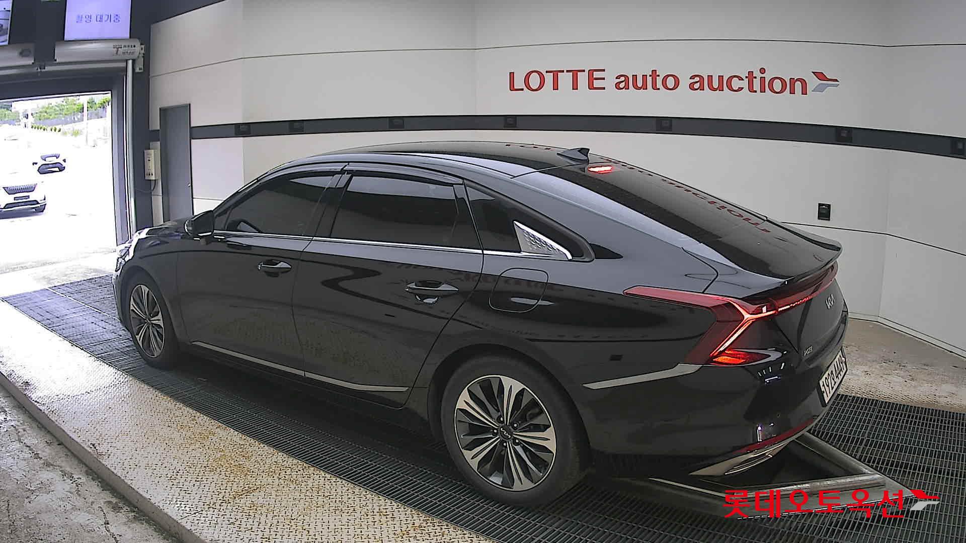 2023 - kia k8
