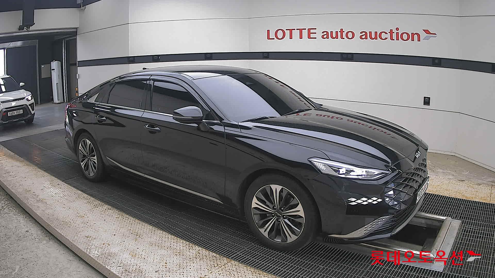 2023 - kia k8