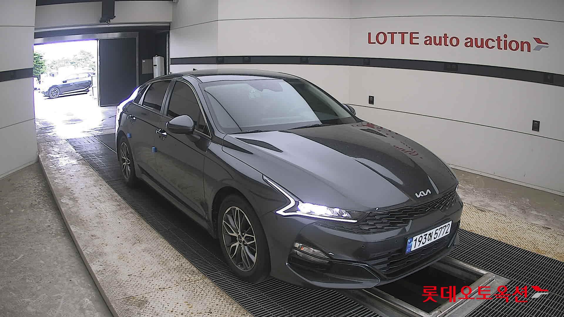 2022 - kia k5