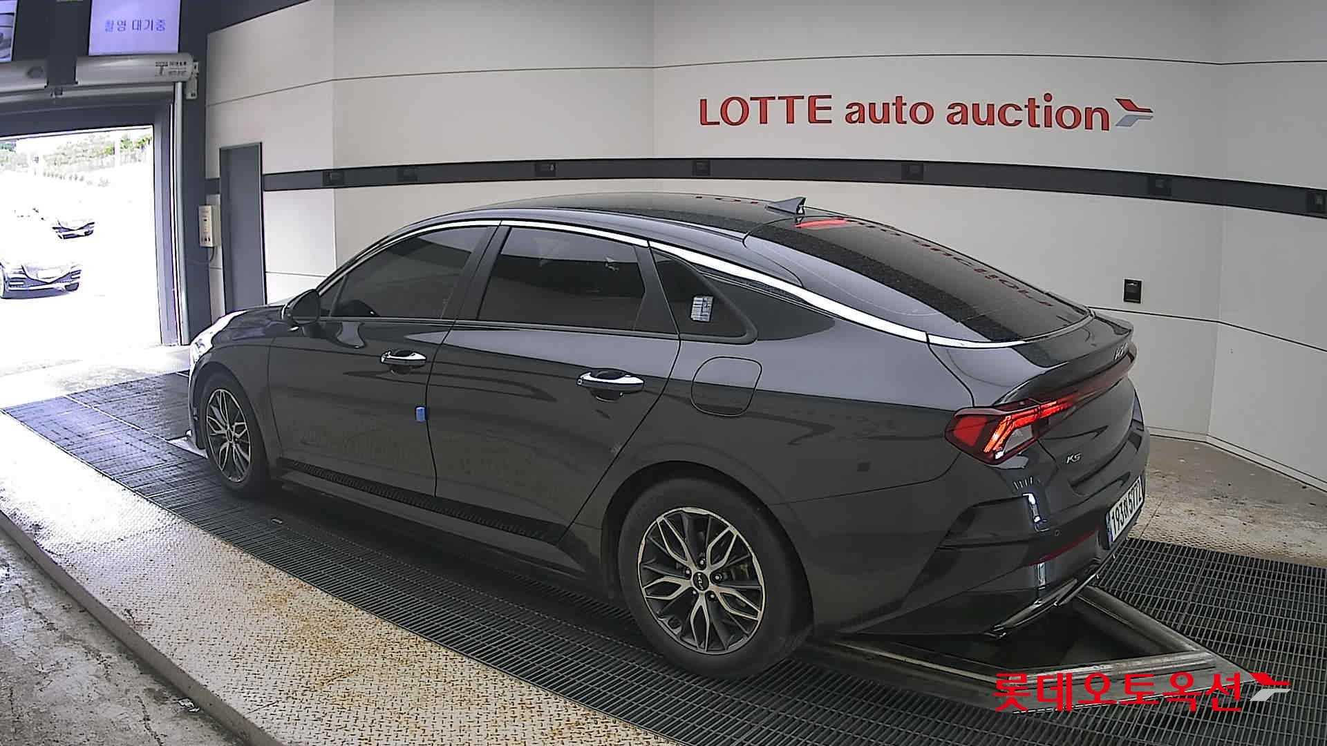2022 - kia k5