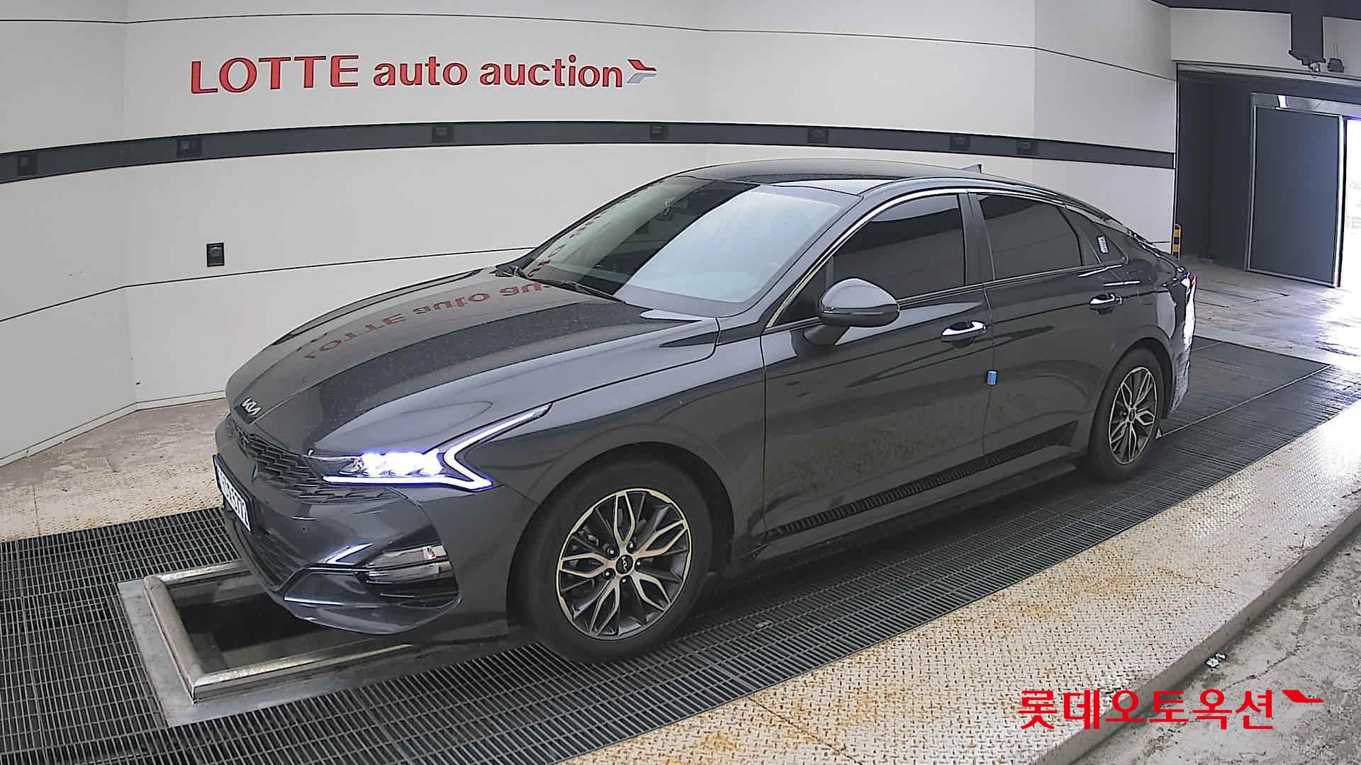2022 - kia k5