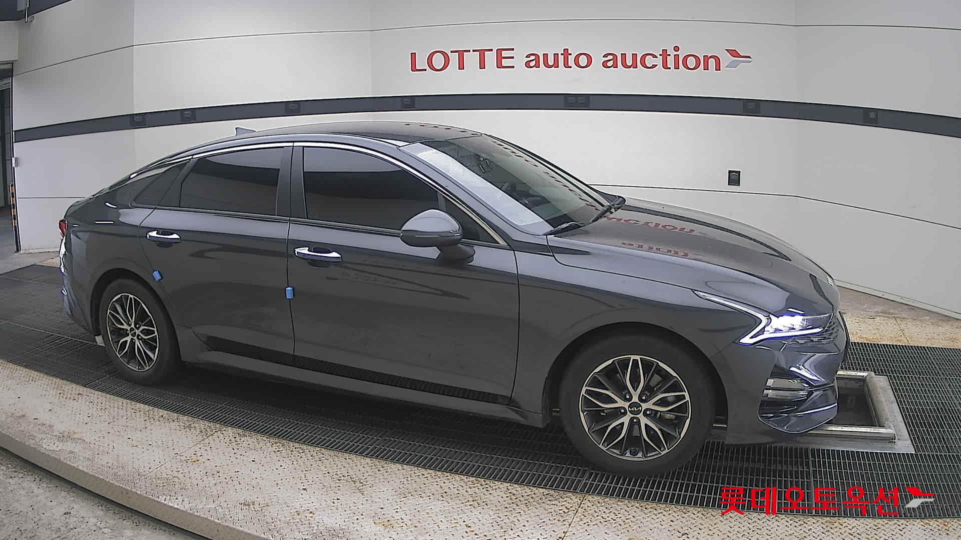 2022 - kia k5