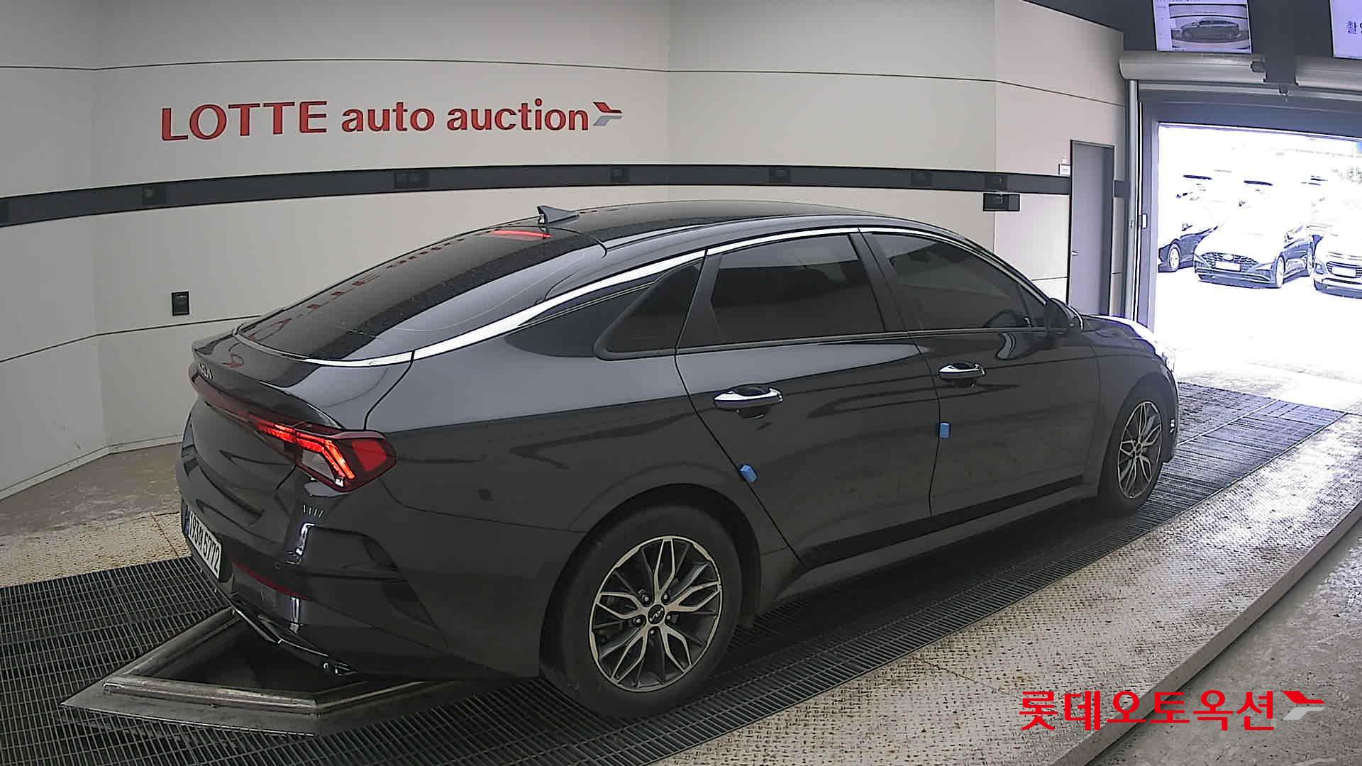 2022 - kia k5
