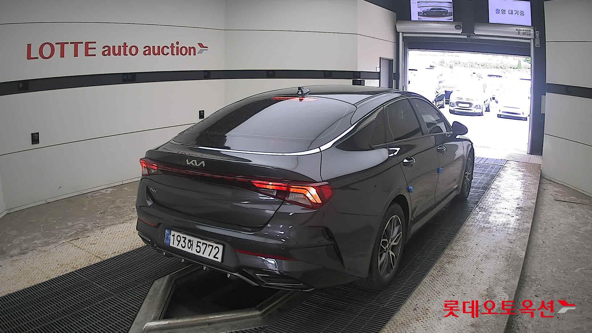 2022 - kia k5