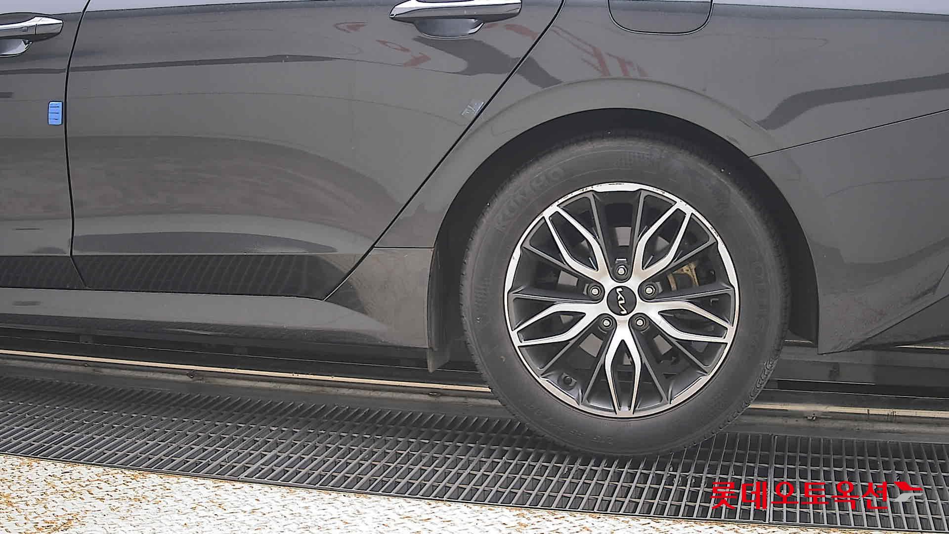 2022 - kia k5