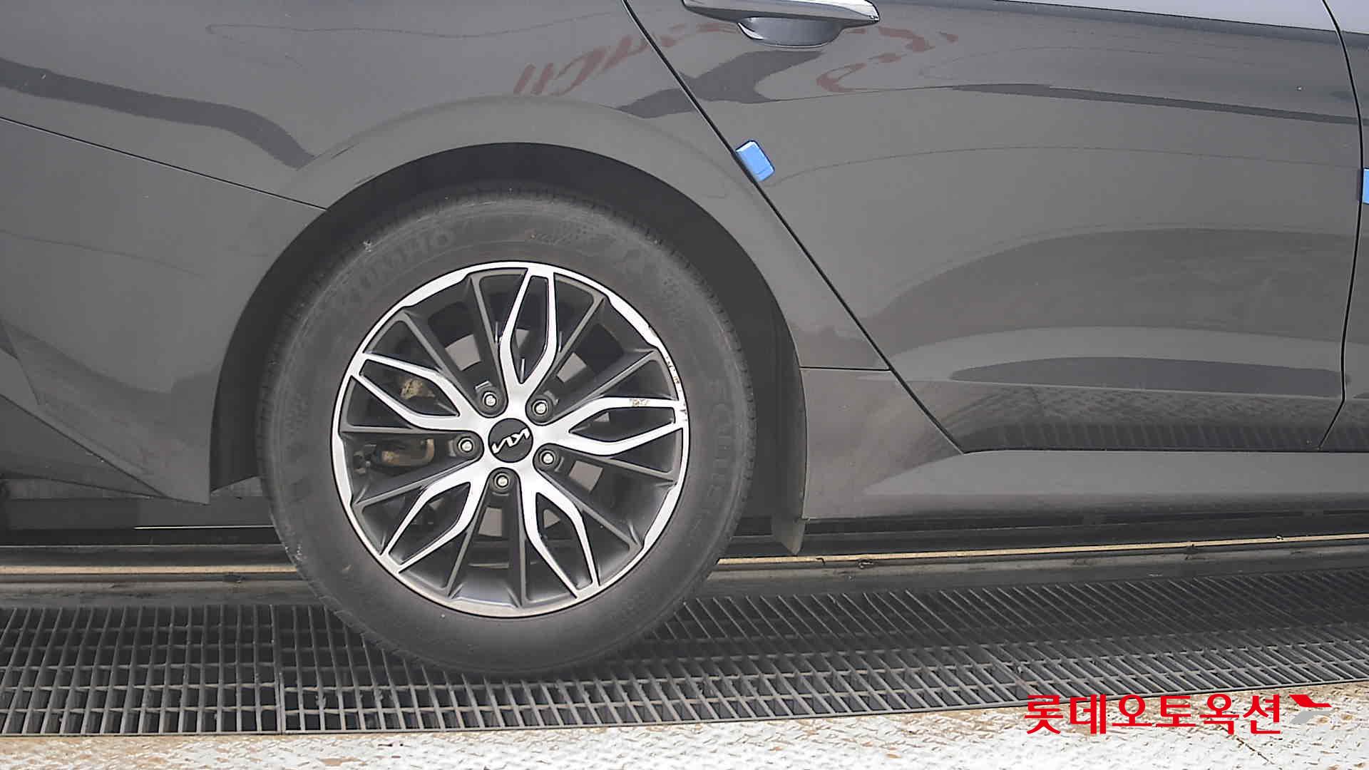 2022 - kia k5