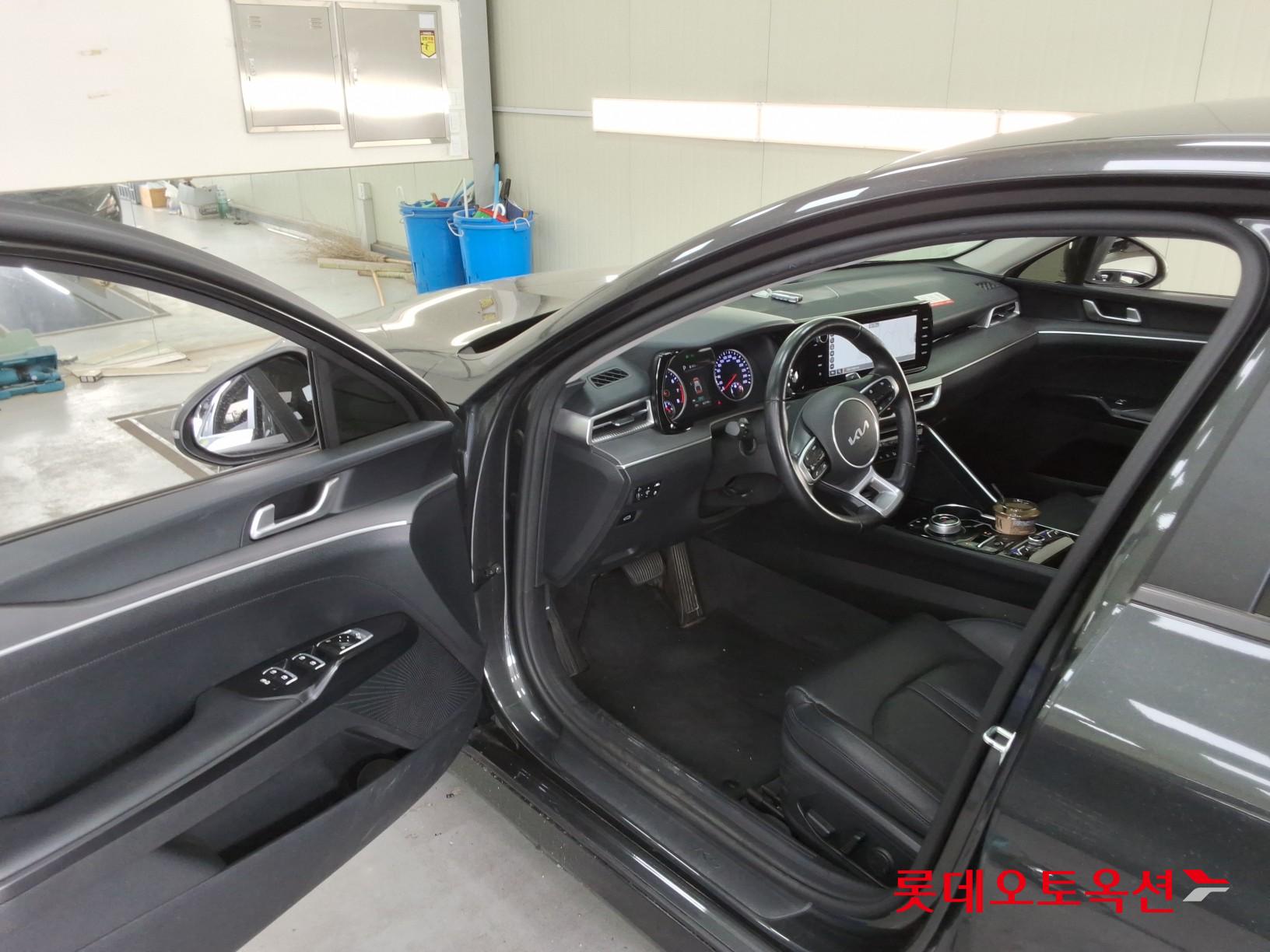2022 - kia k5