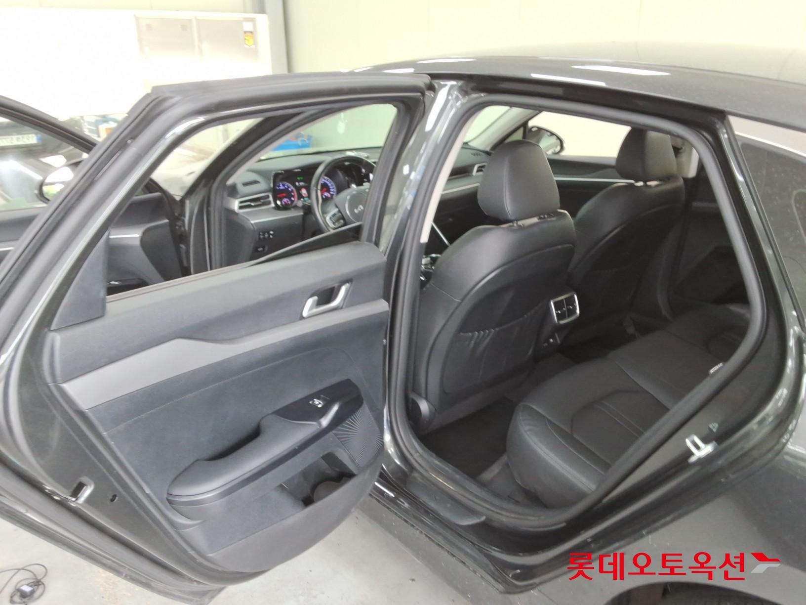 2022 - kia k5