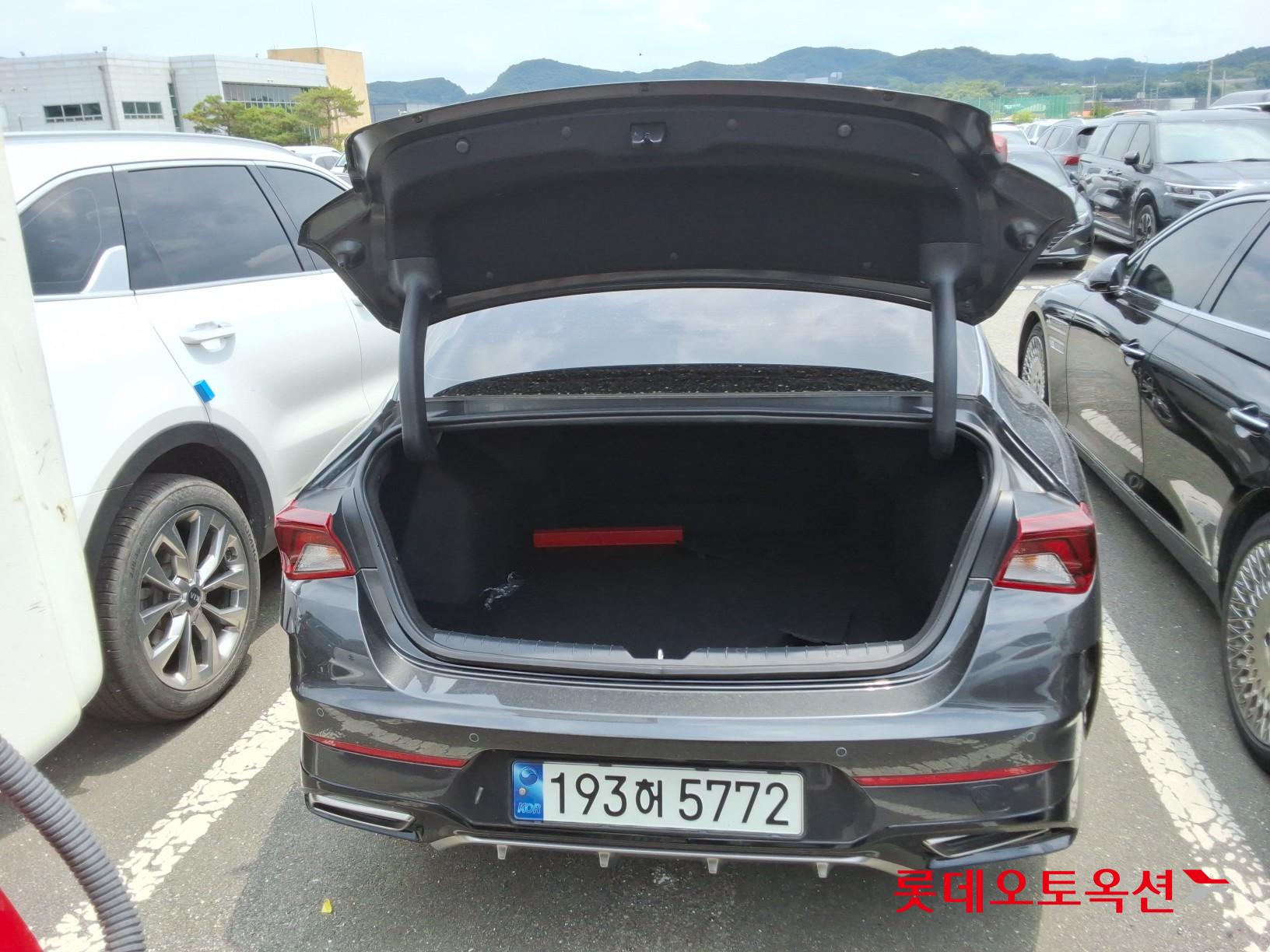 2022 - kia k5
