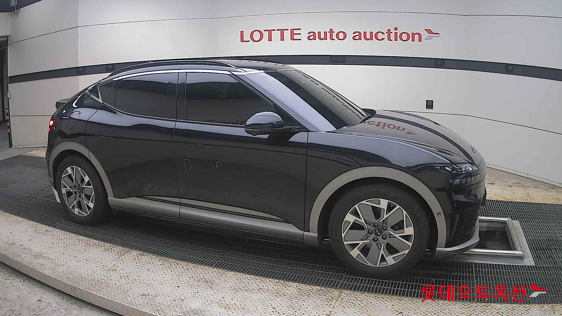 2022 - genesis gv60