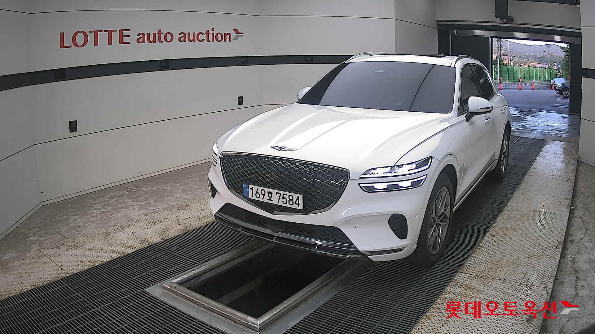 2022 - genesis gv70