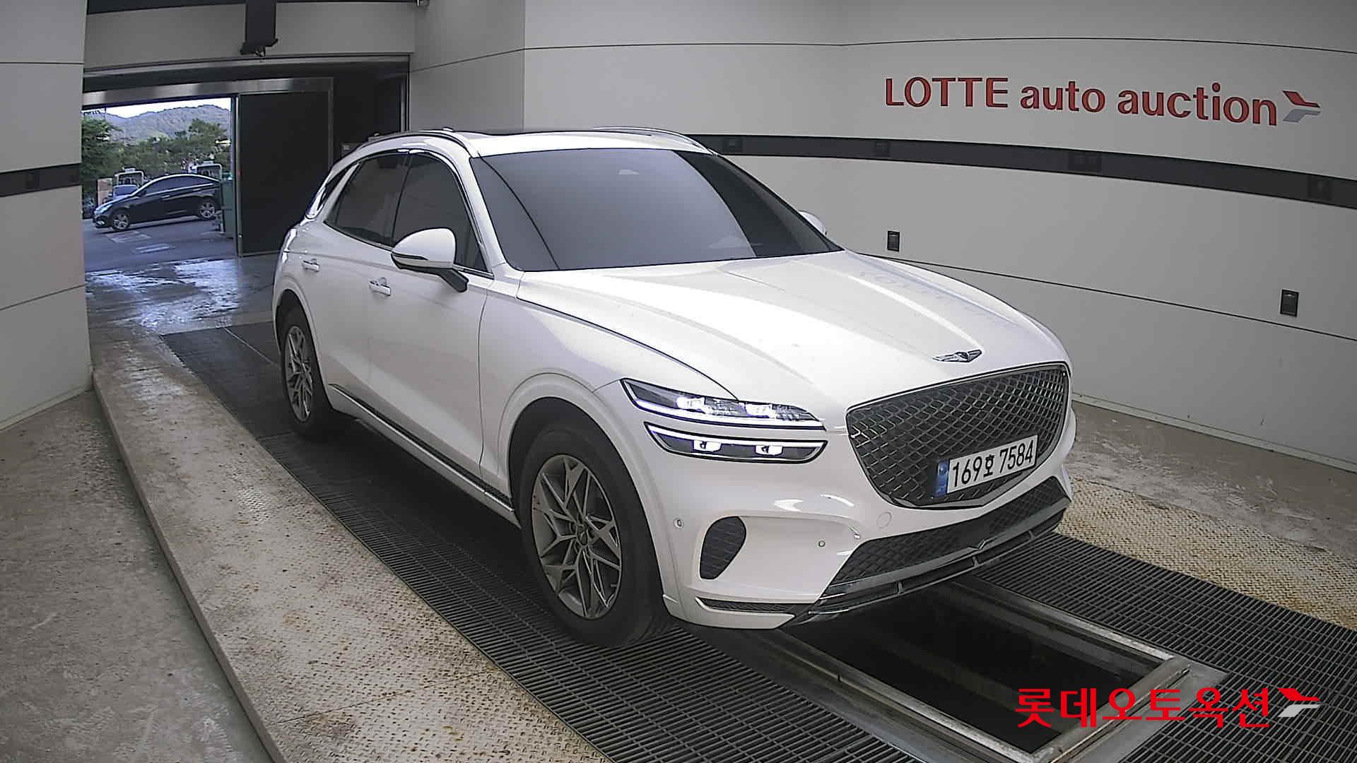 2022 - genesis gv70