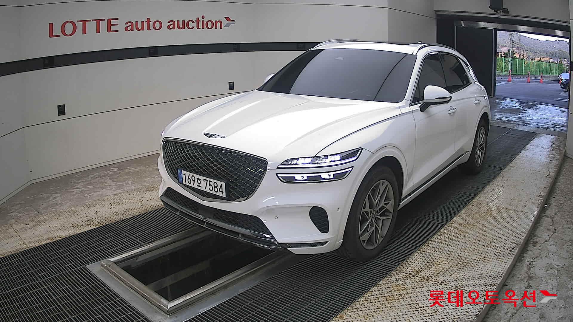 2022 - genesis gv70