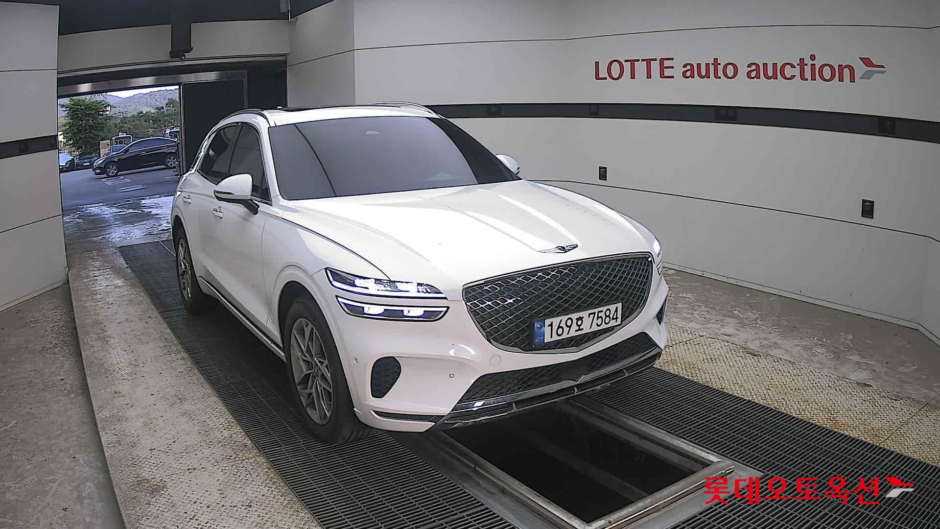 2022 - genesis gv70