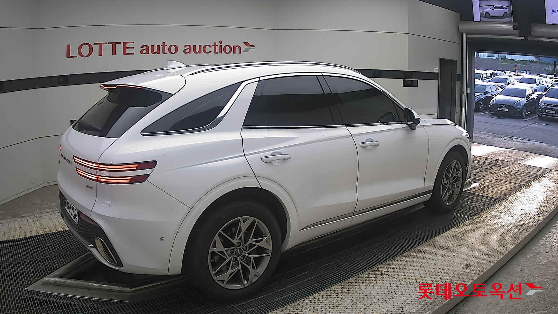 2022 - genesis gv70