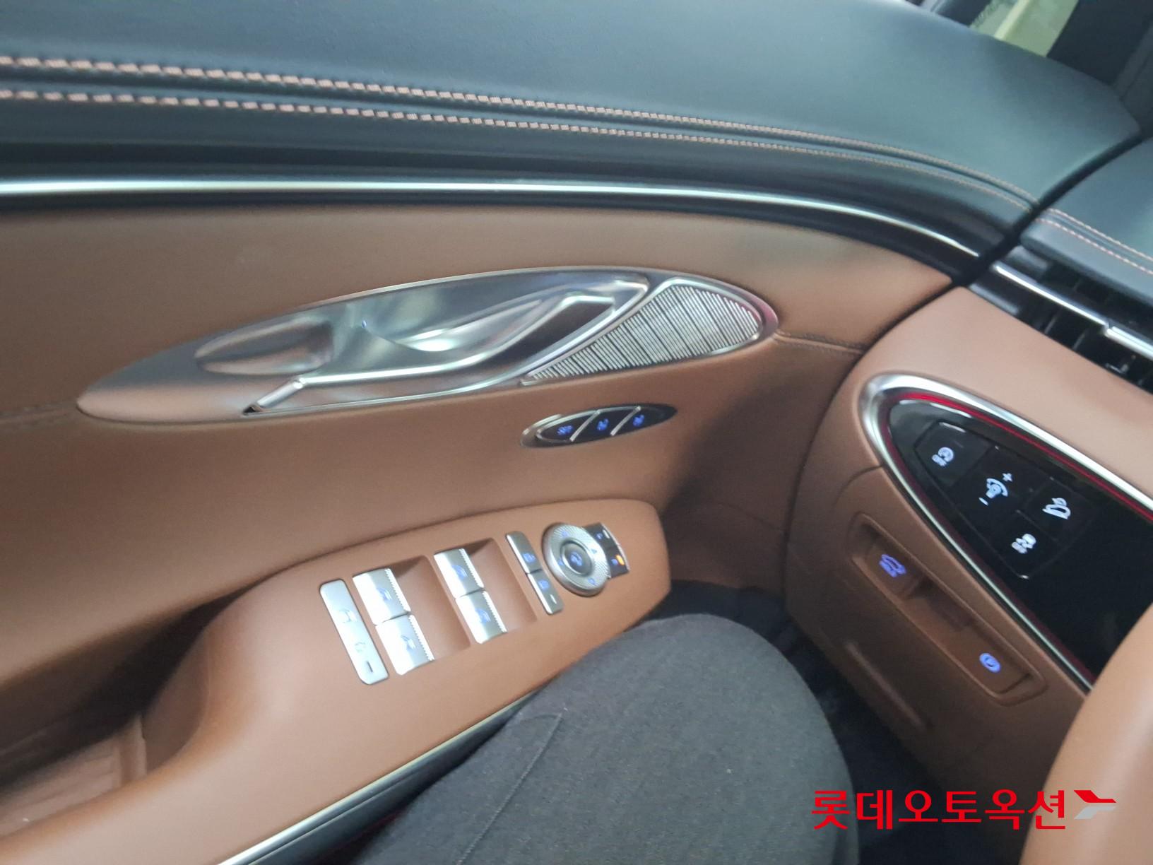 2022 - genesis gv70