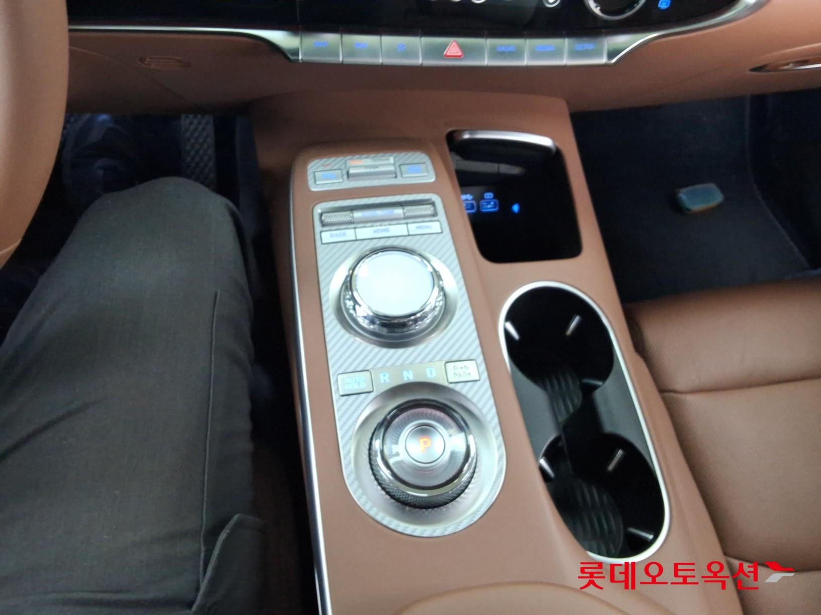 2022 - genesis gv70