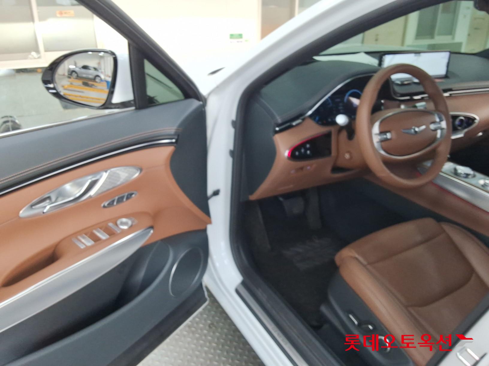 2022 - genesis gv70