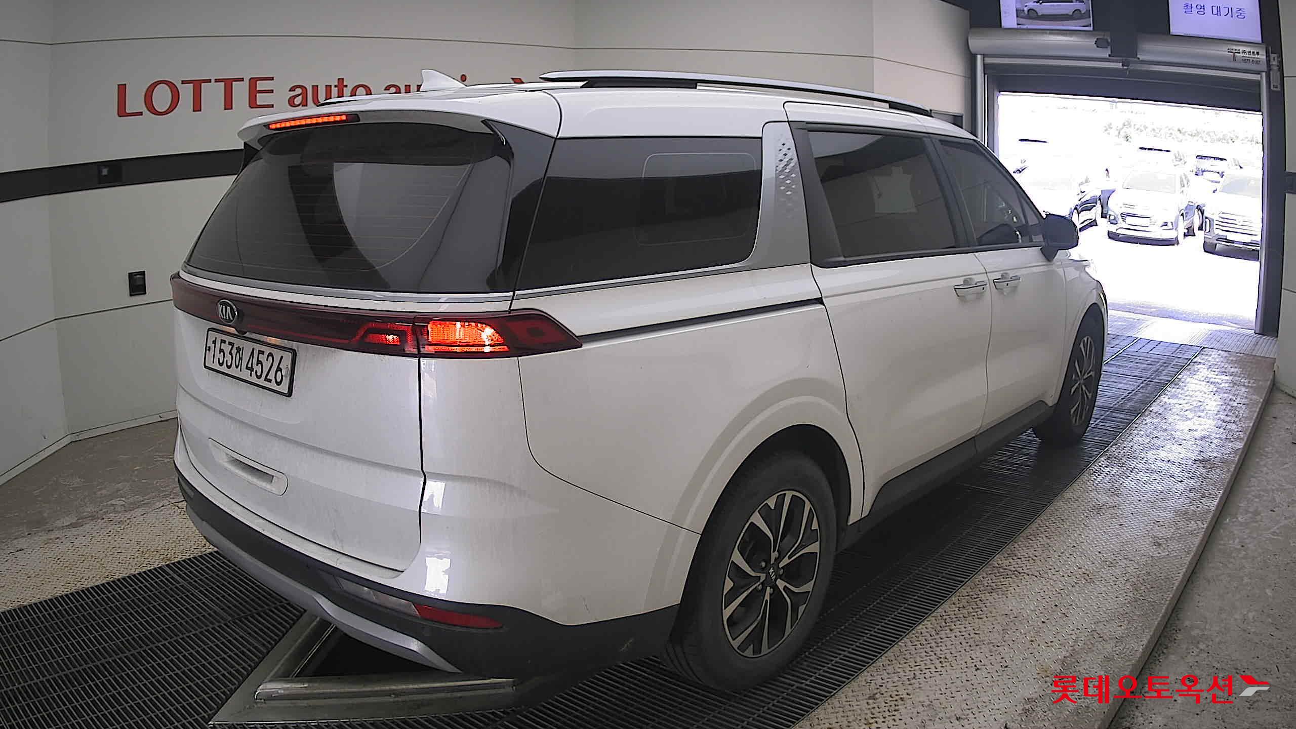 2021 - kia carnival