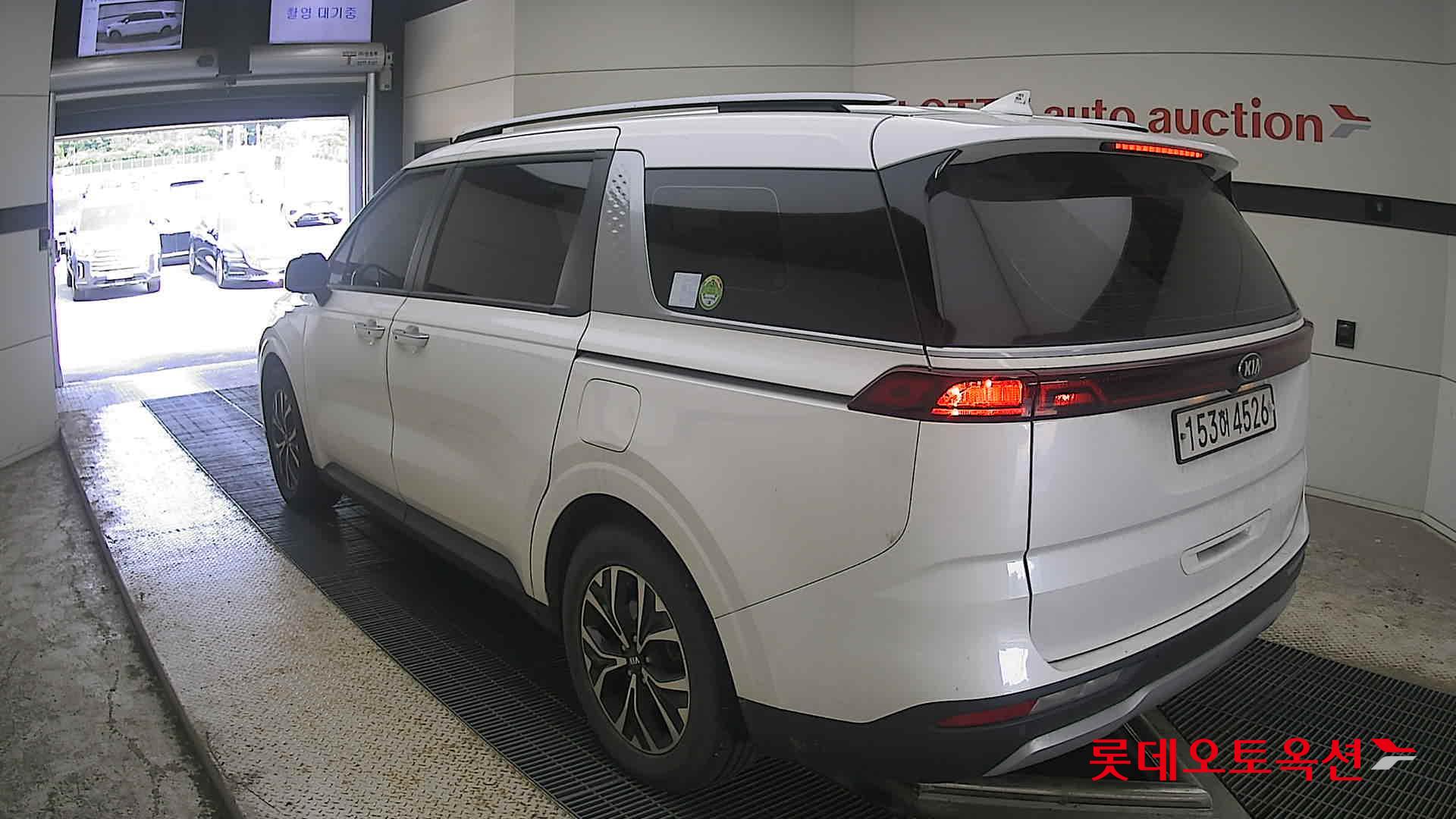 2021 - kia carnival