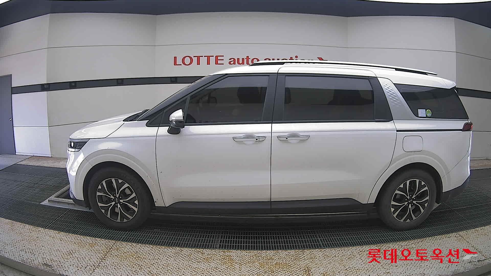 2021 - kia carnival