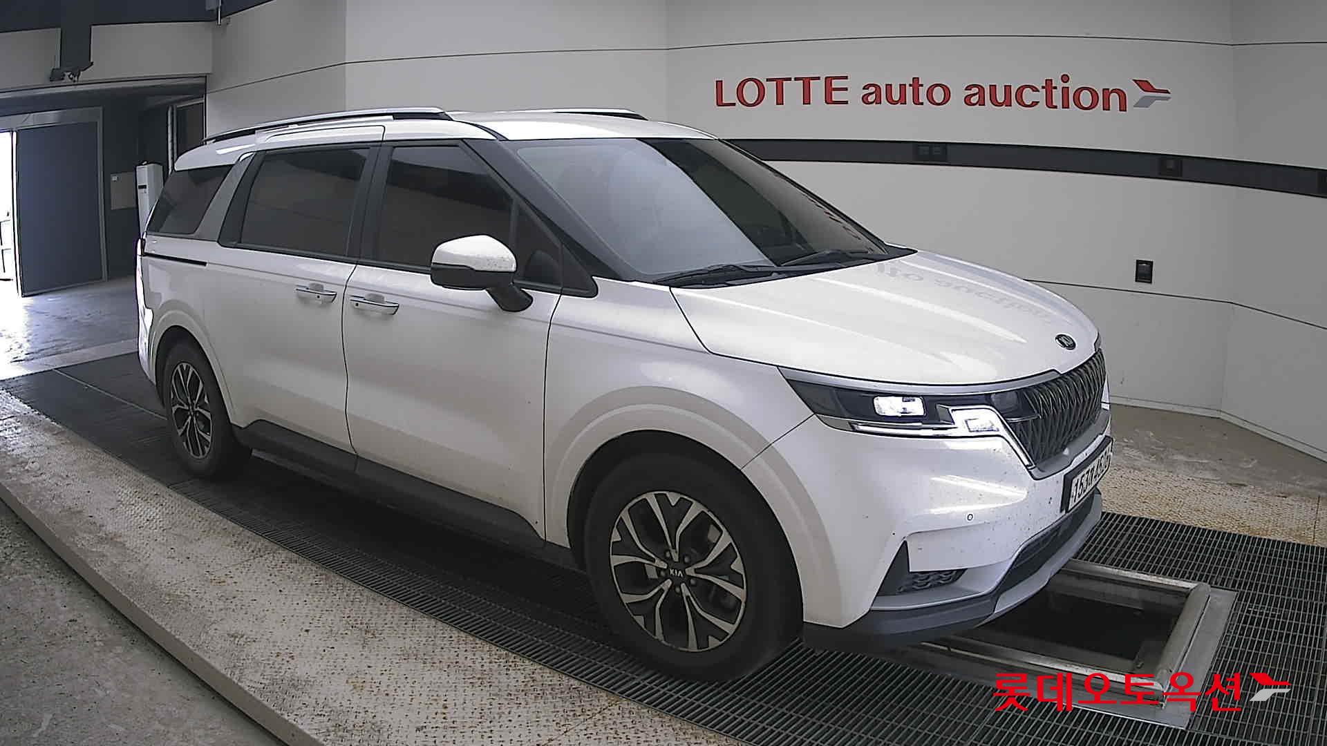 2021 - kia carnival