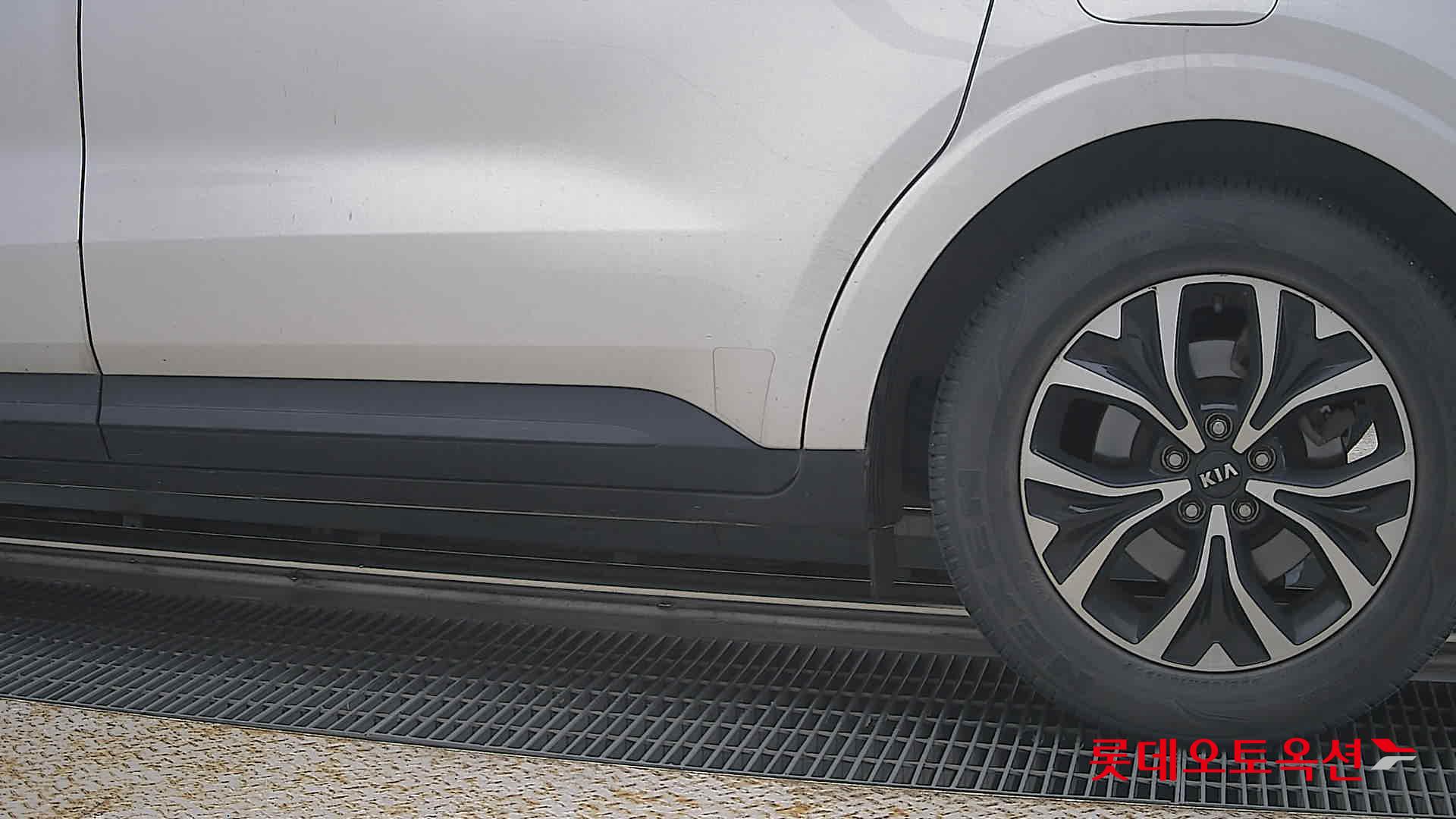 2021 - kia carnival
