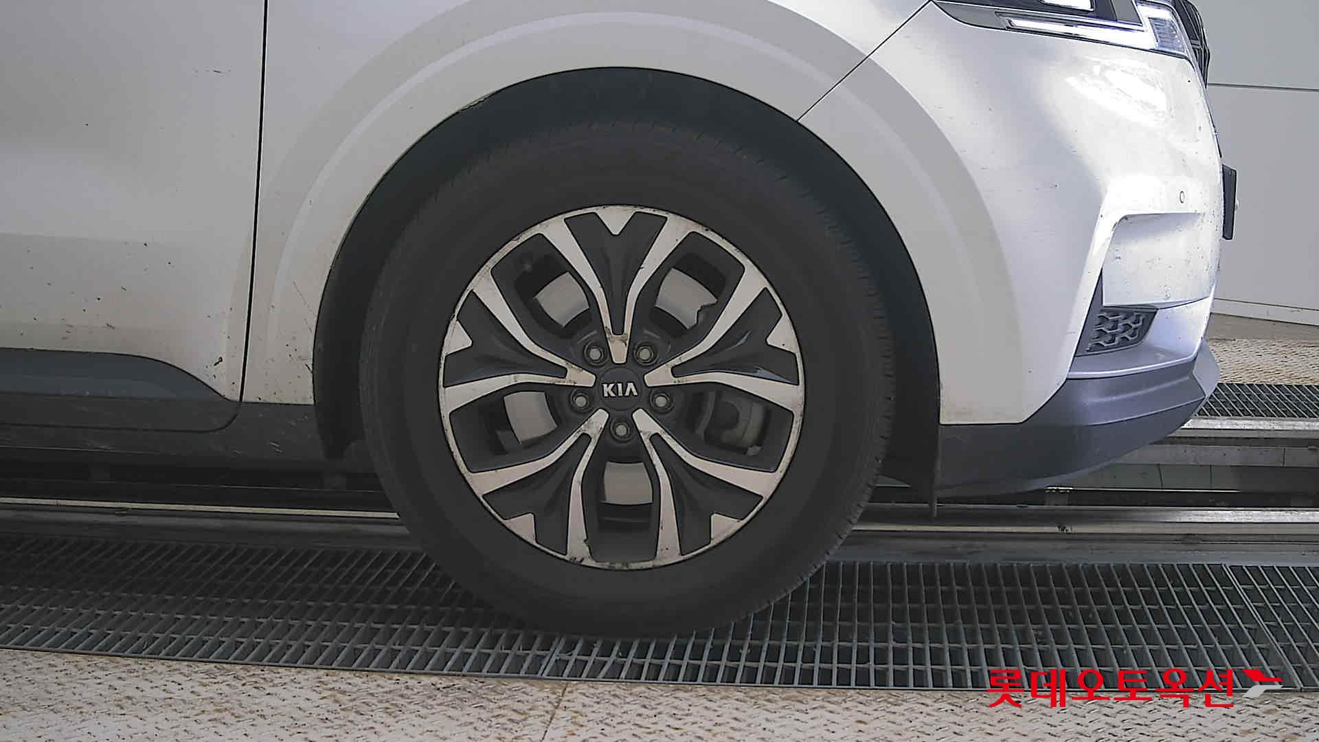 2021 - kia carnival