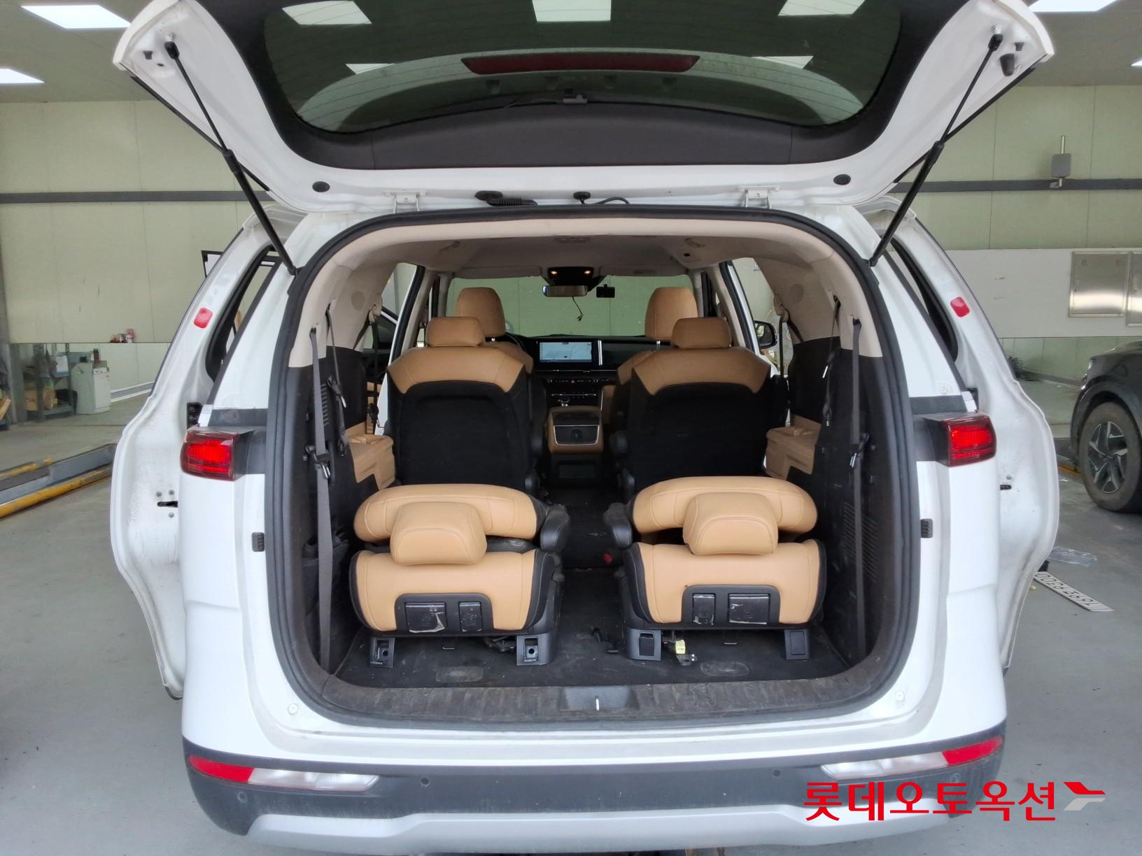 2021 - kia carnival