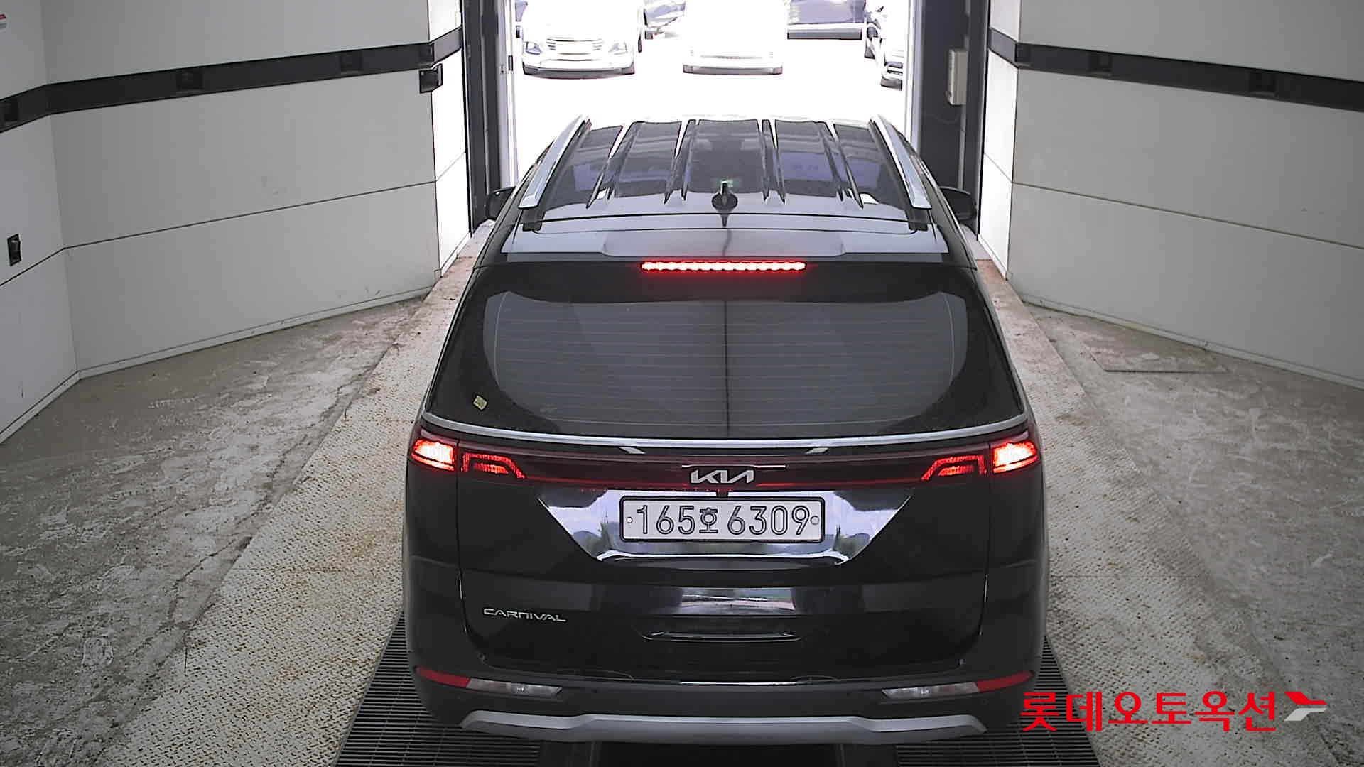 2022 - kia carnival