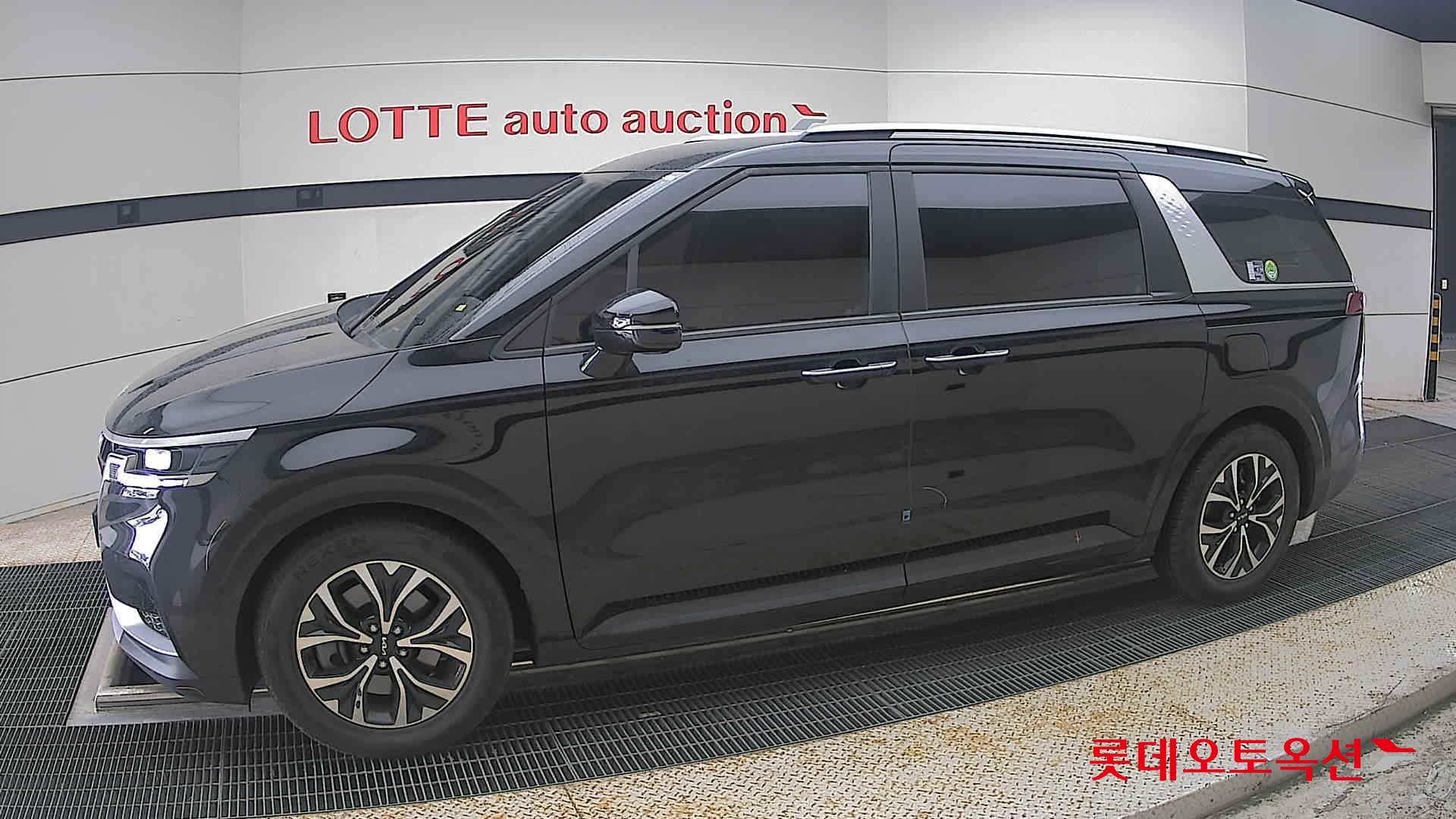2022 - kia carnival