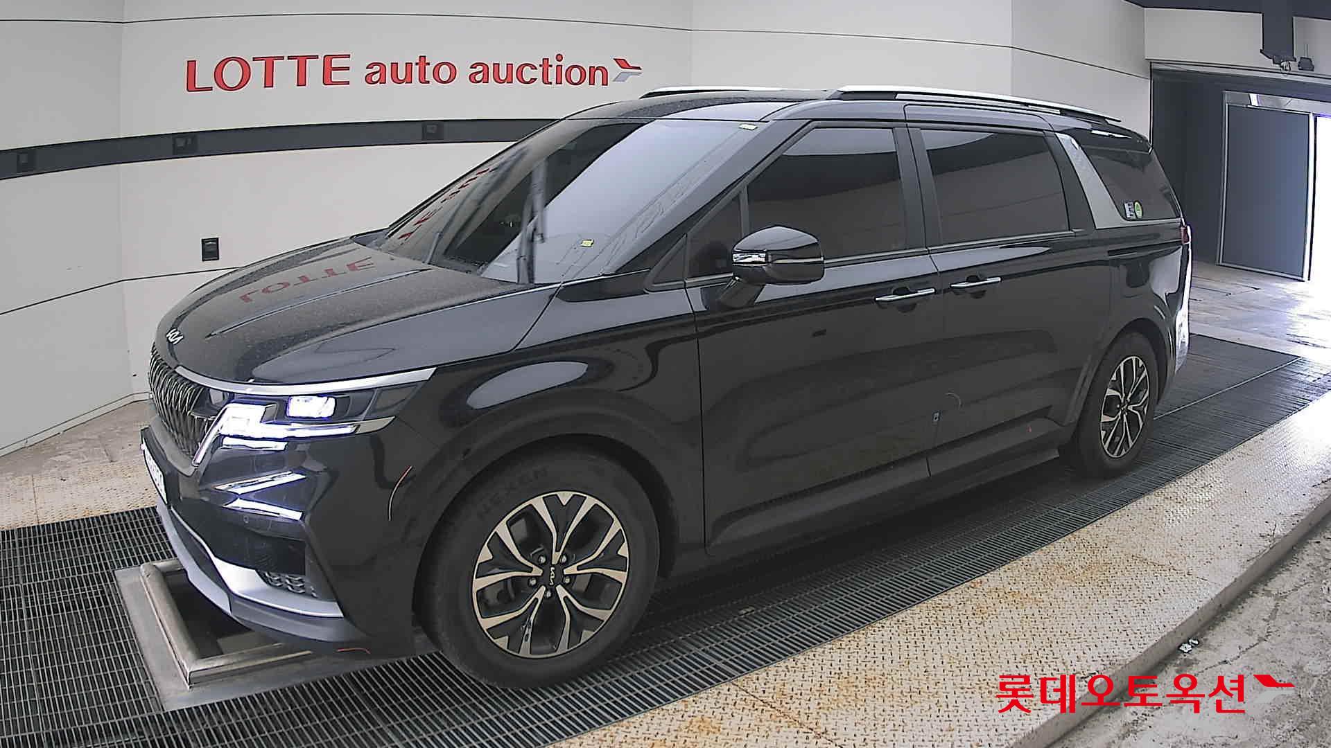 2022 - kia carnival