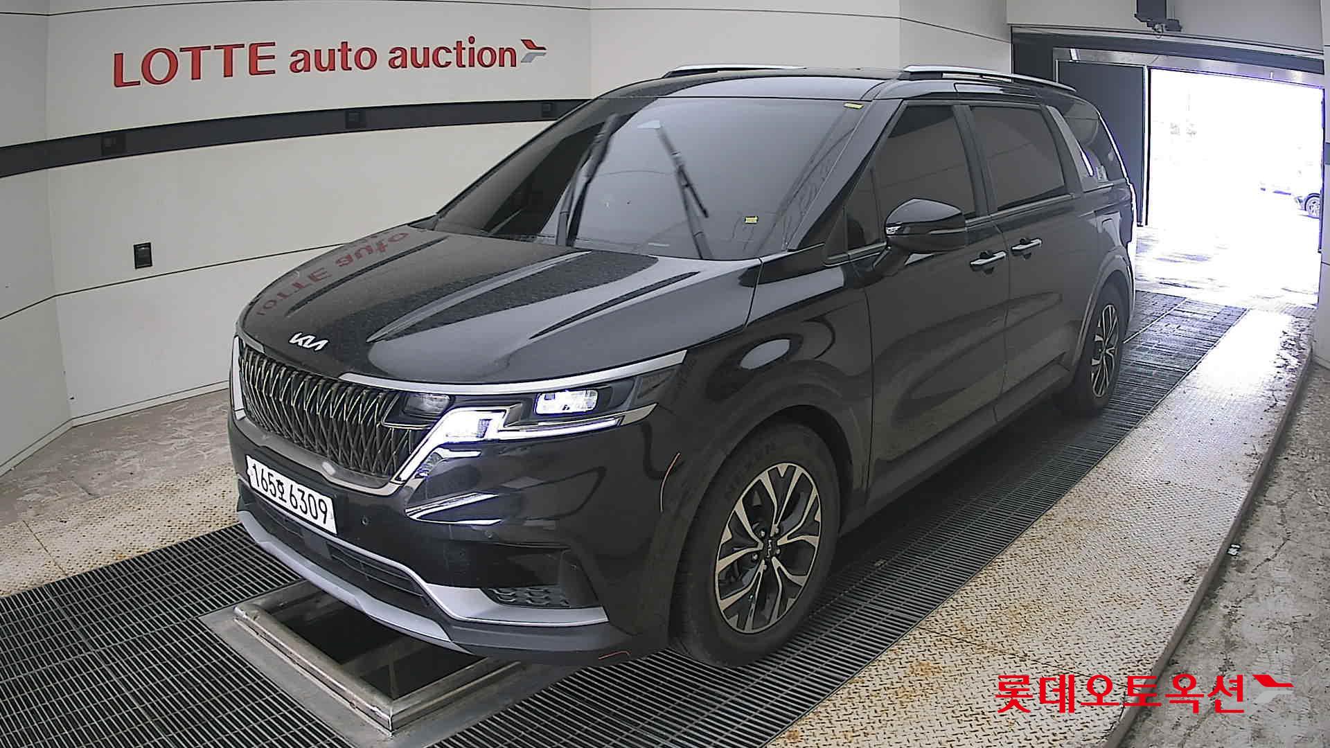 2022 - kia carnival