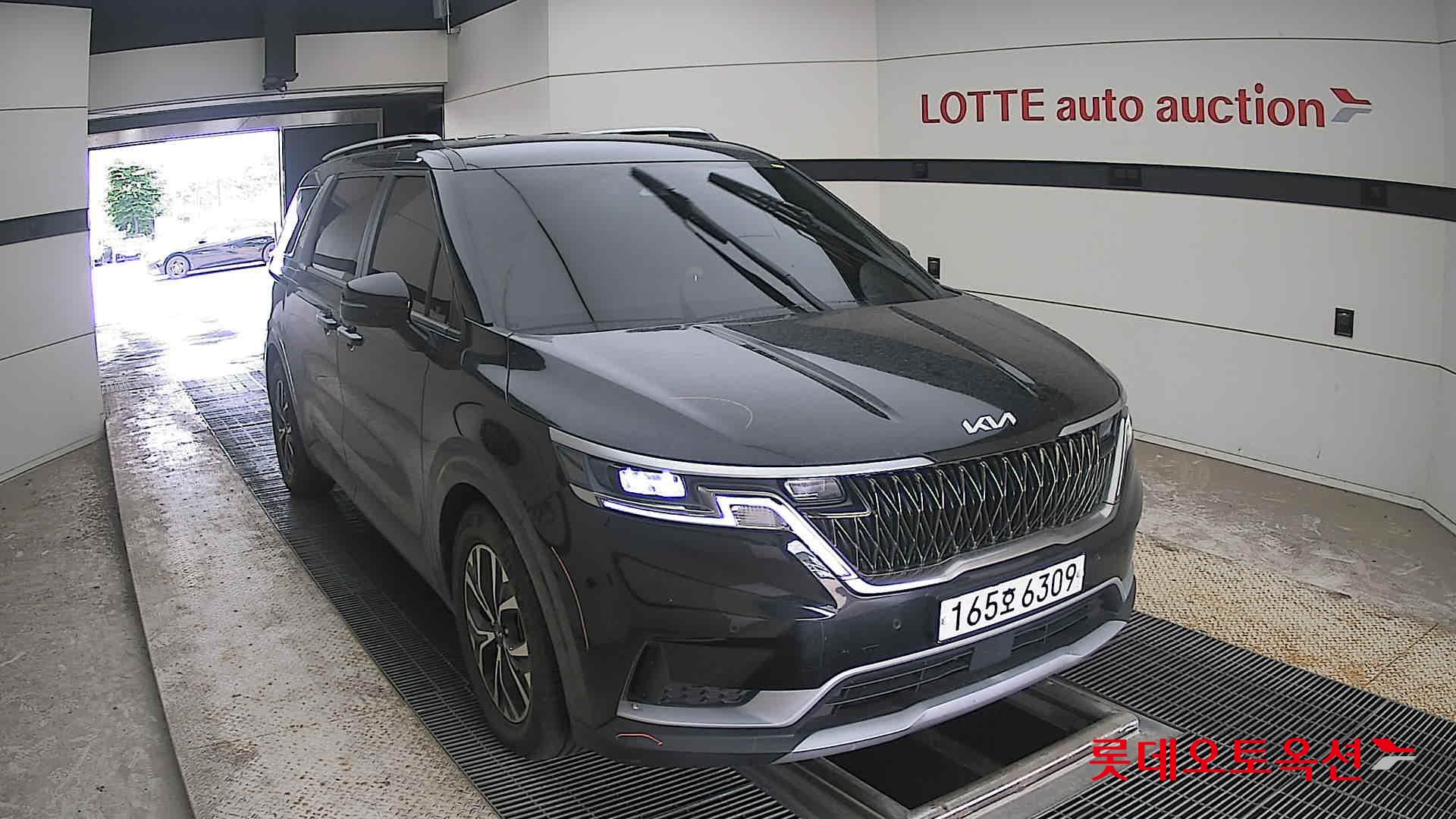 2022 - kia carnival