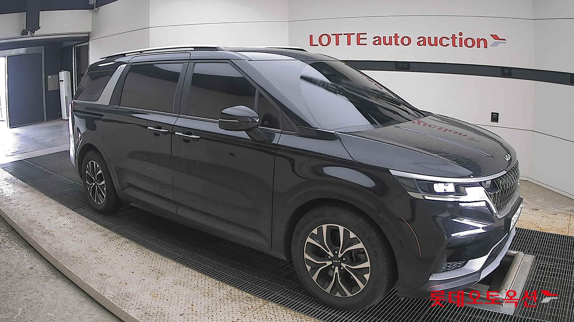 2022 - kia carnival