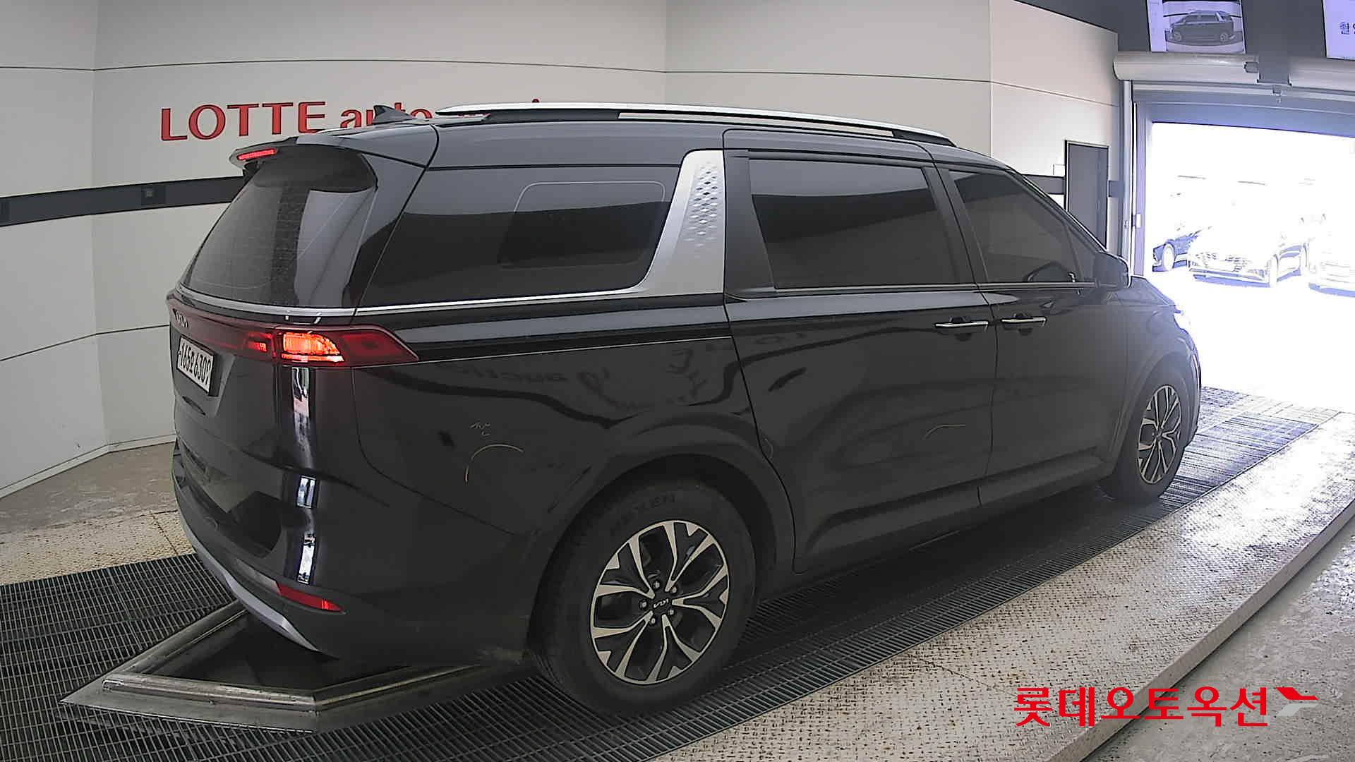 2022 - kia carnival