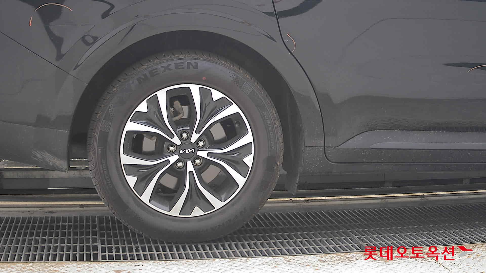 2022 - kia carnival