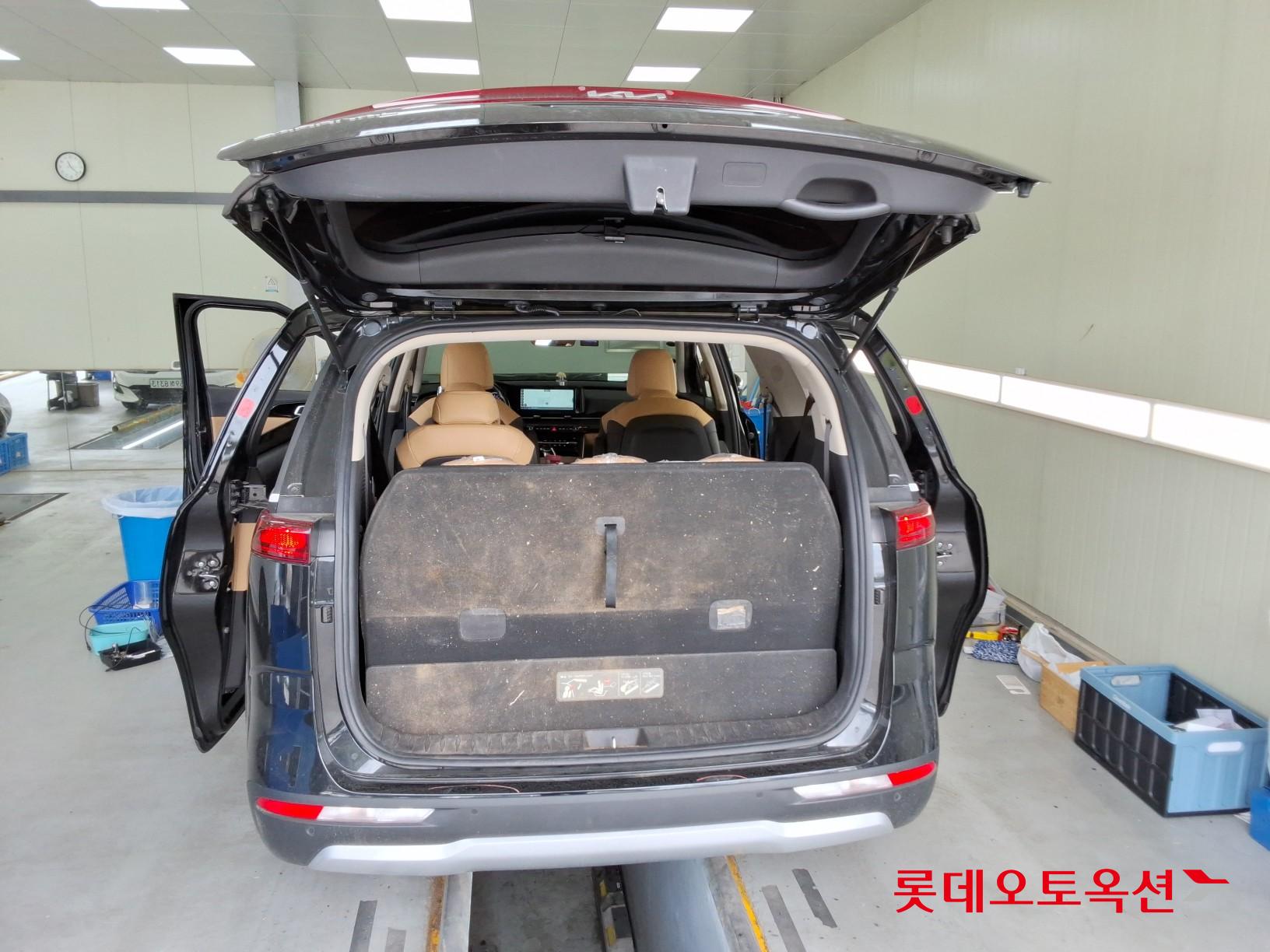 2022 - kia carnival