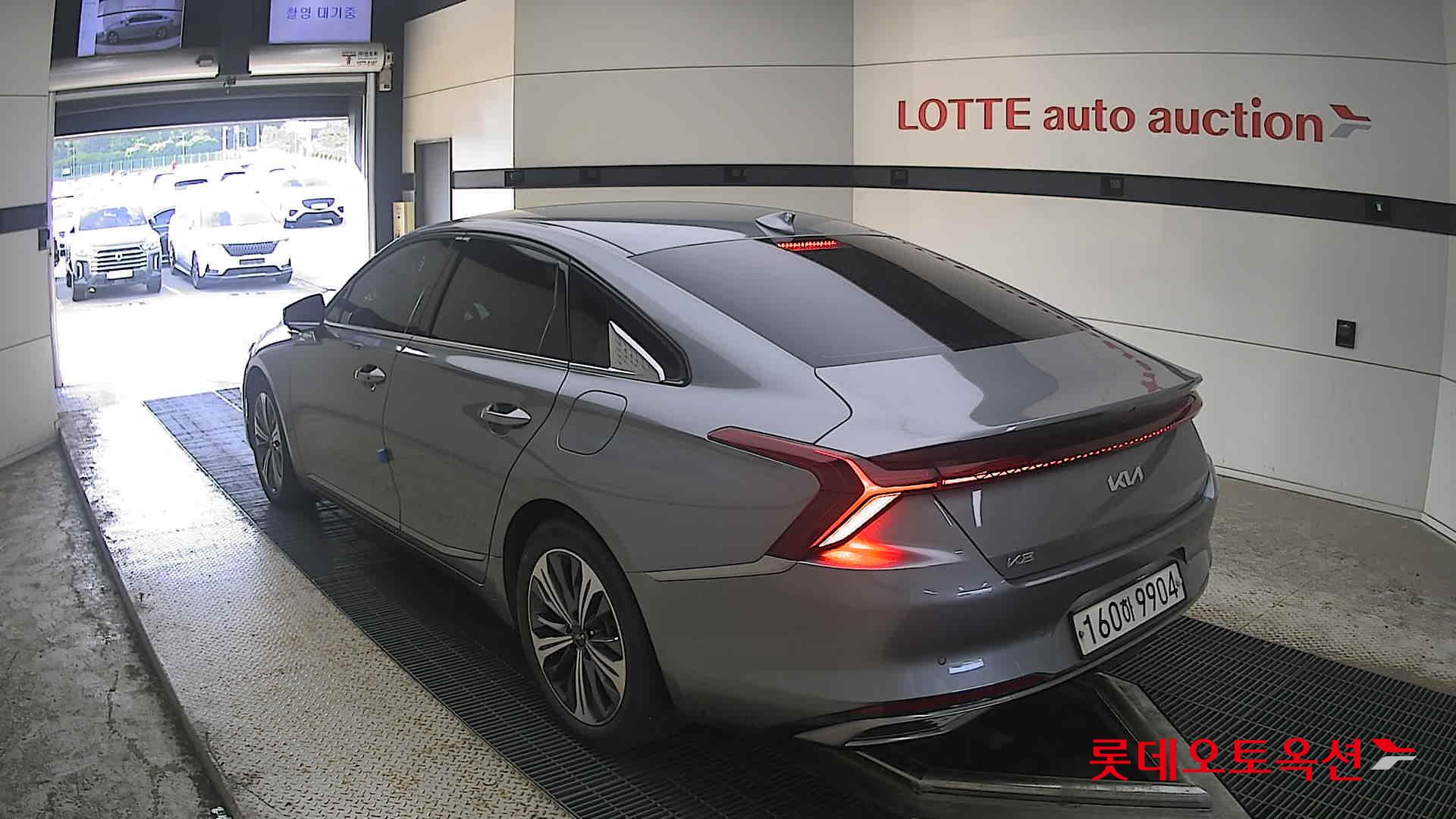 2022 - kia k8