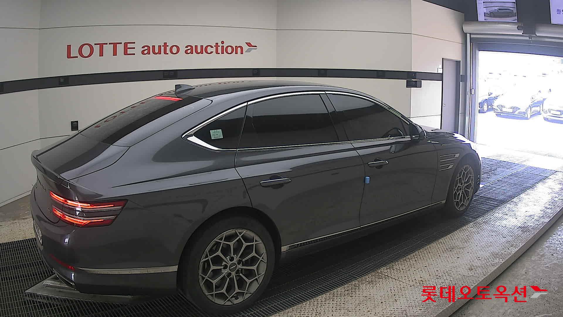 2021 - genesis g80