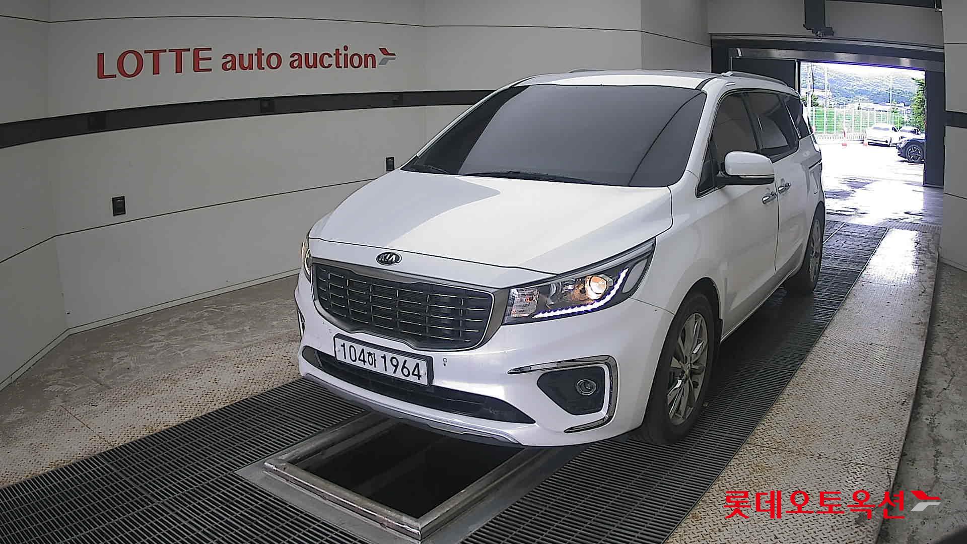 2020 - kia carnival