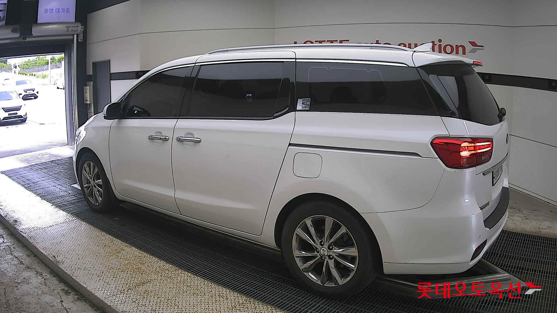 2020 - kia carnival