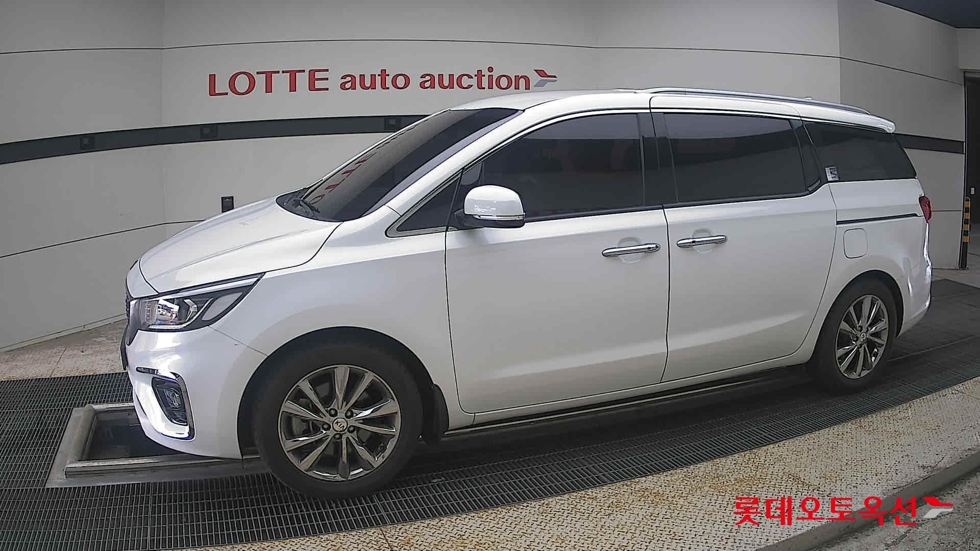 2020 - kia carnival