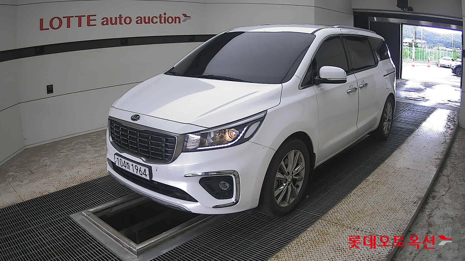 2020 - kia carnival