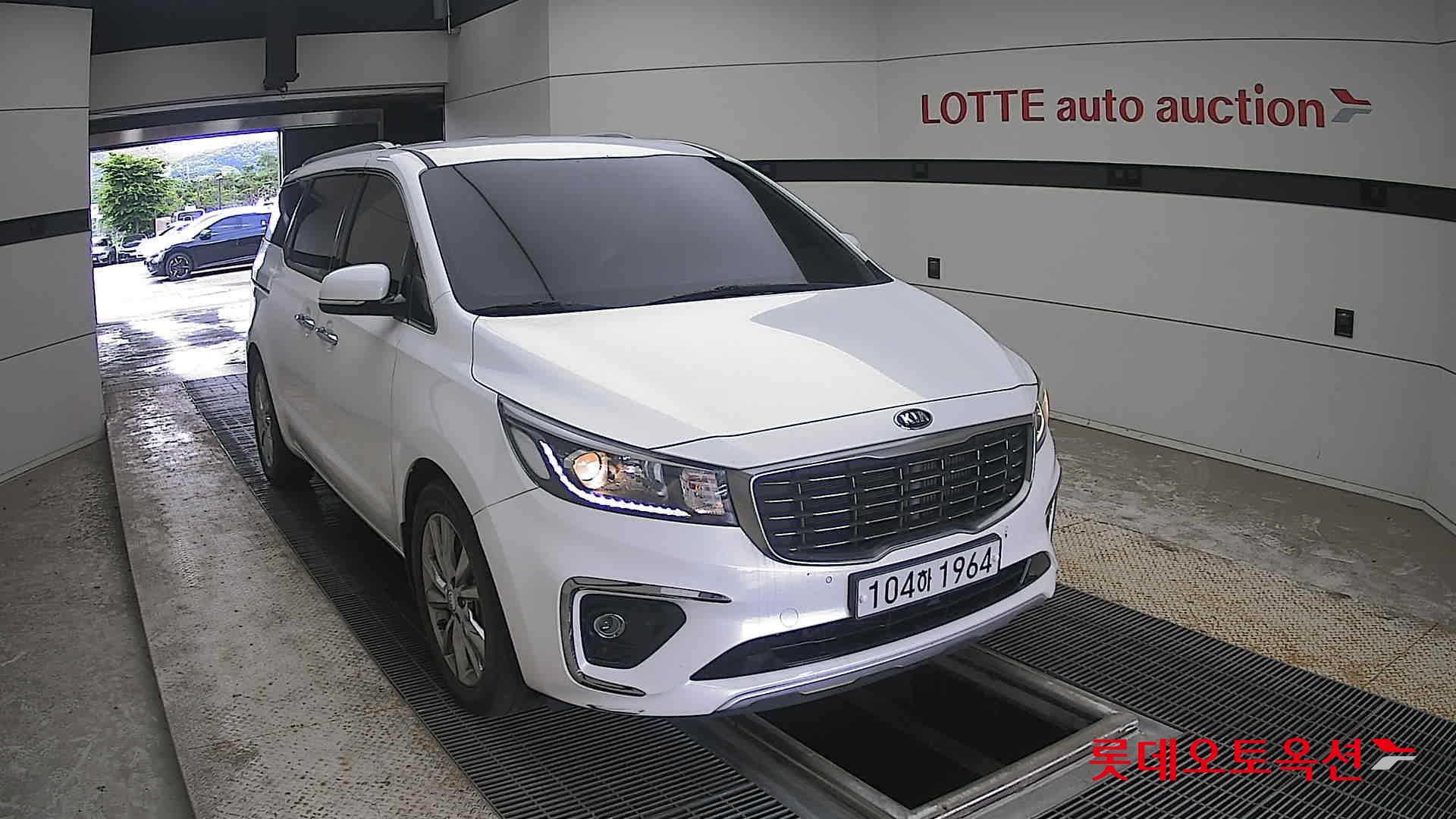 2020 - kia carnival